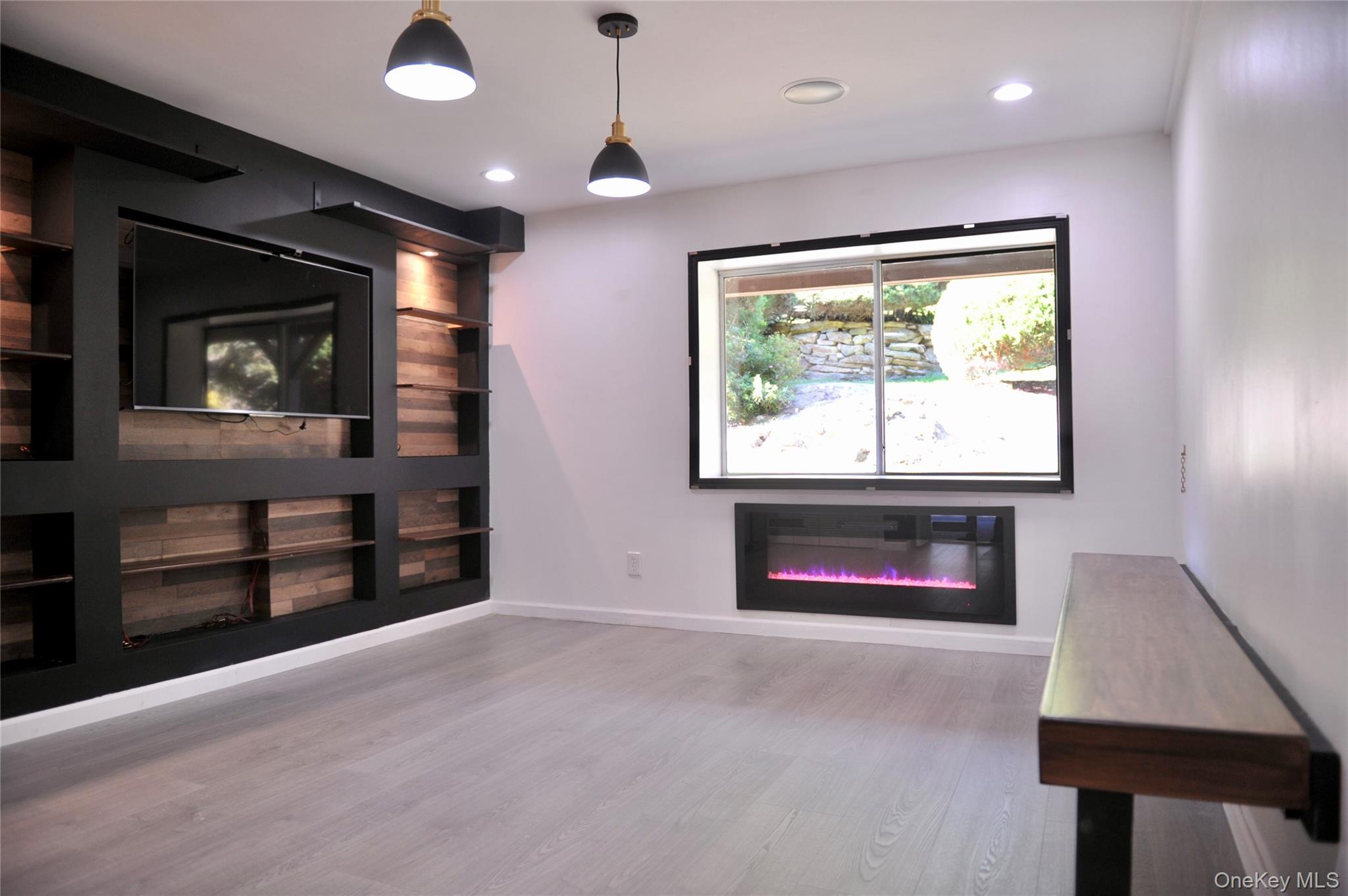 21 Knoll View Property Photo 12