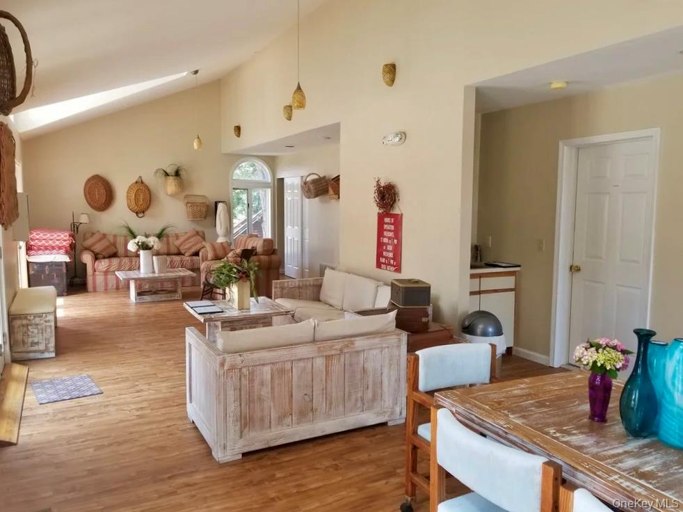 21 Knoll View Property Photo 18