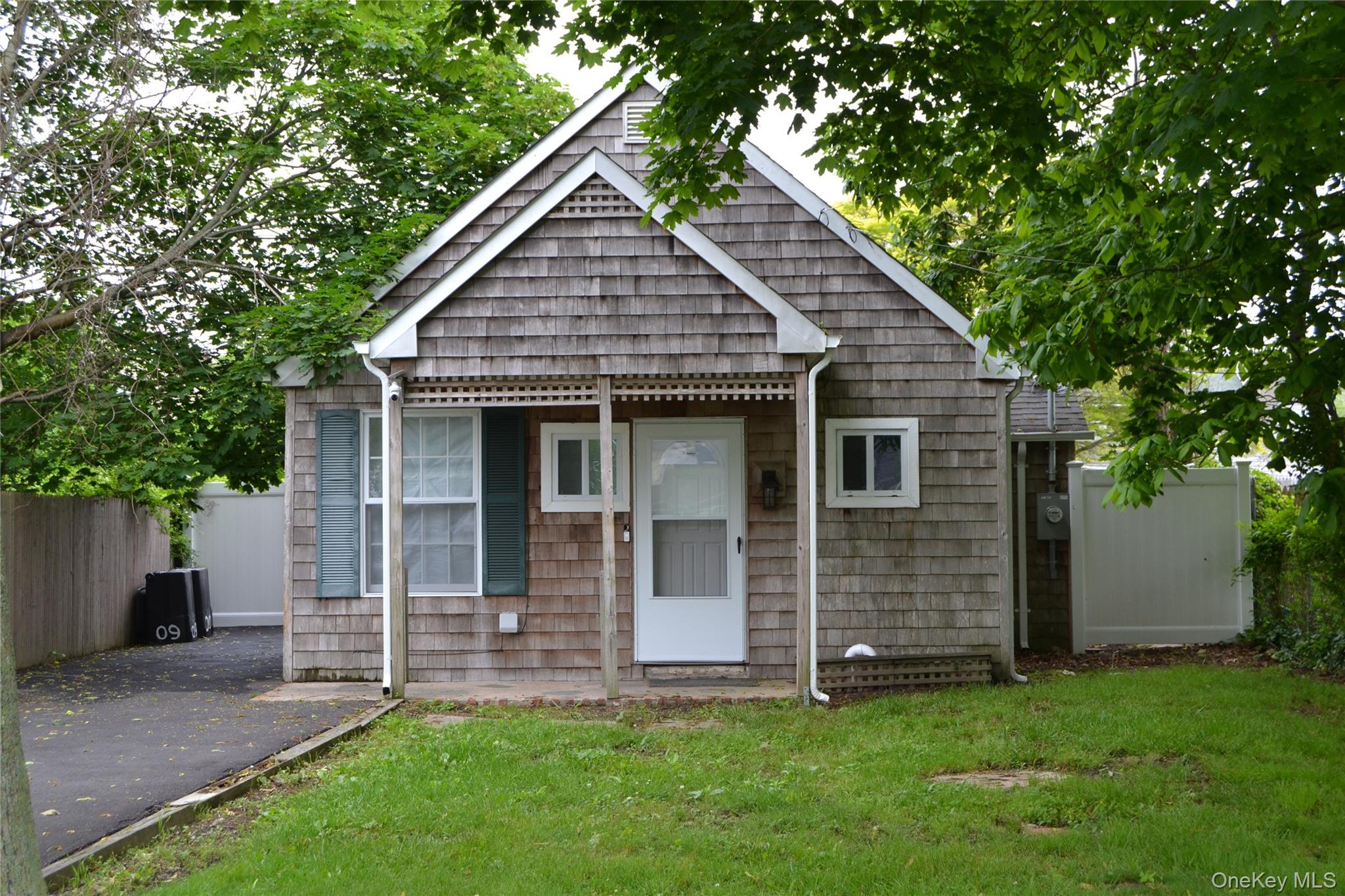 60 Huguenot Drive Property Photo 1