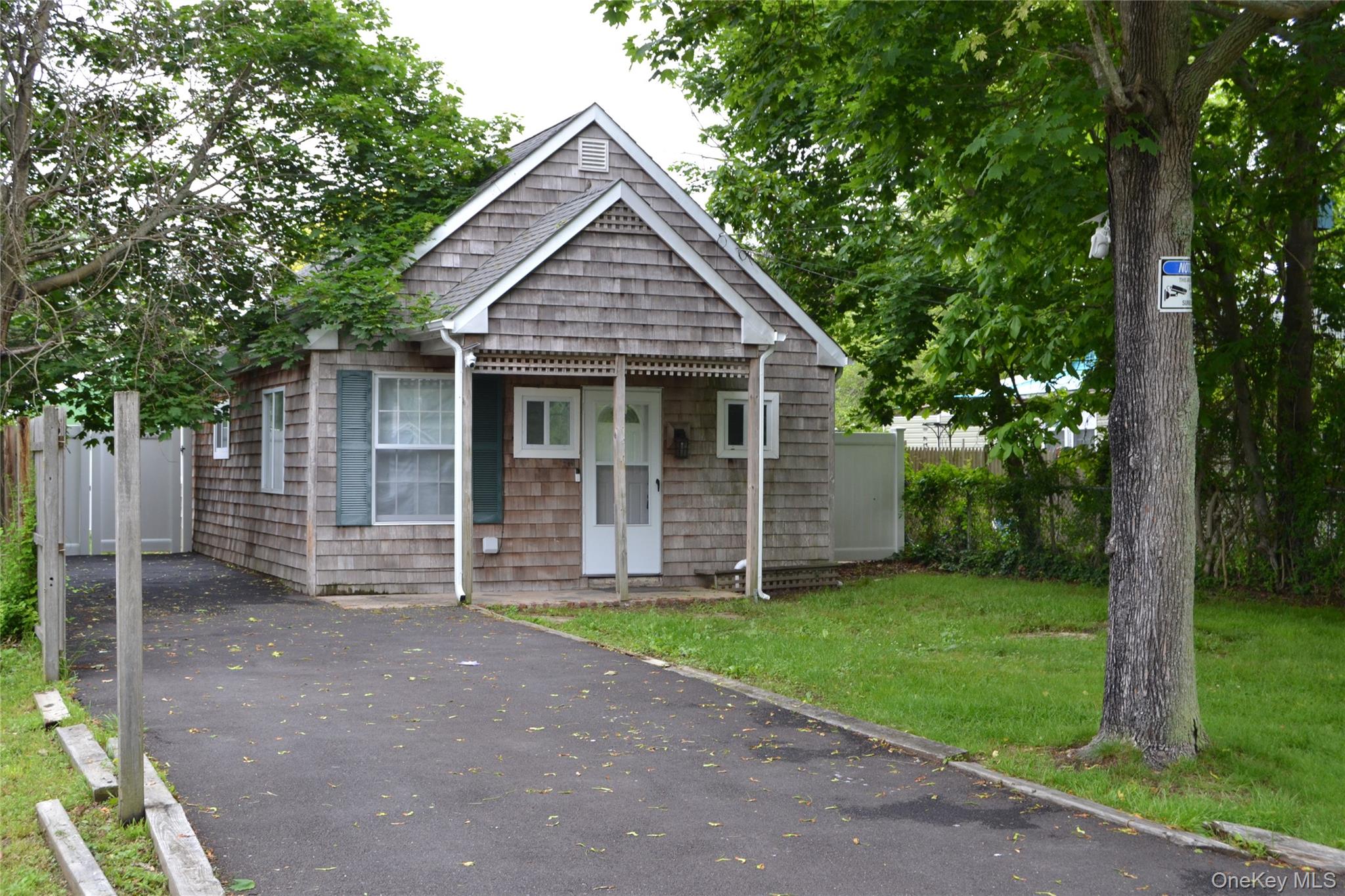 60 Huguenot Drive Property Photo 3