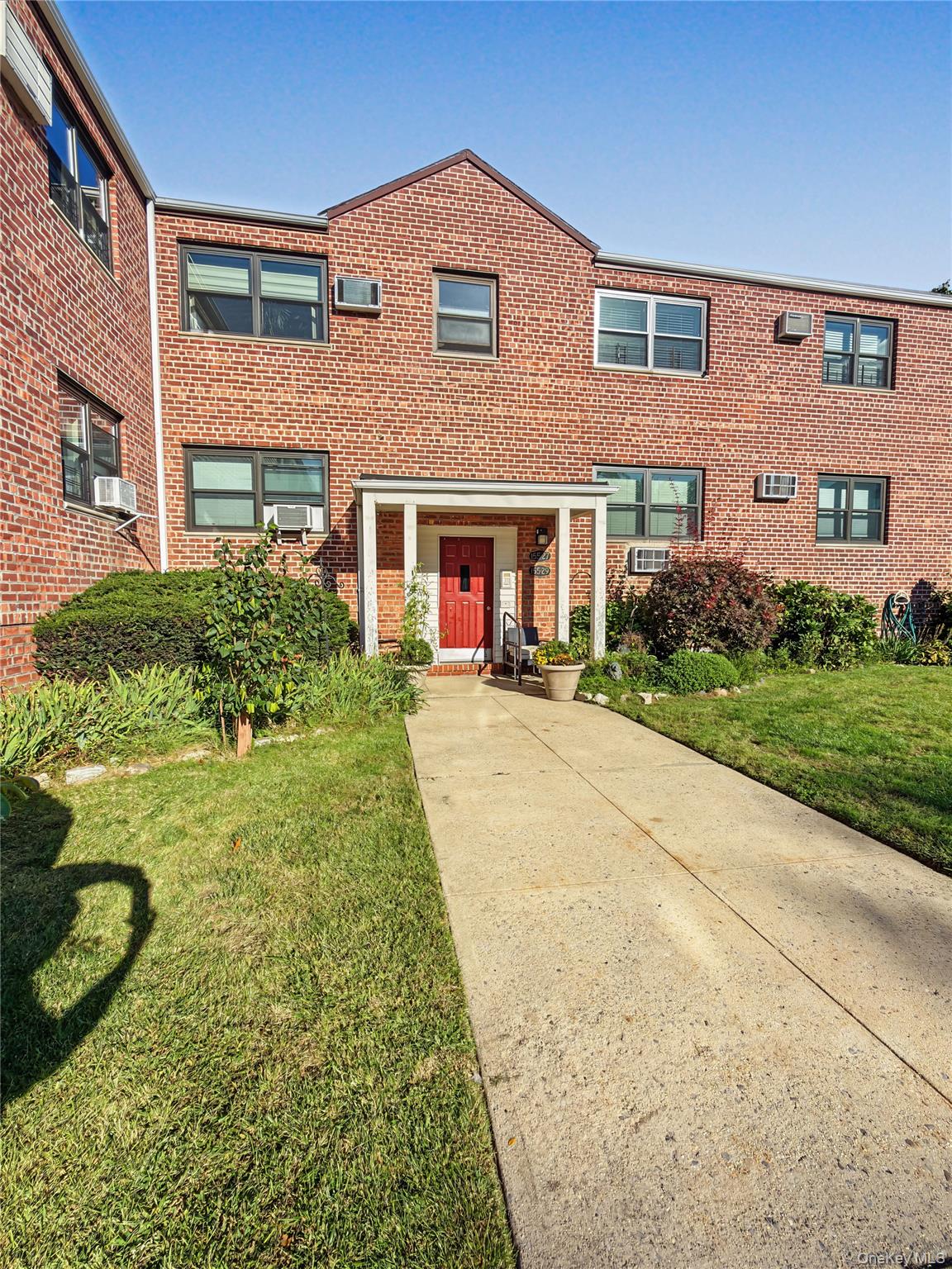 155-29 81st Street 032 (1) Property Photo 1