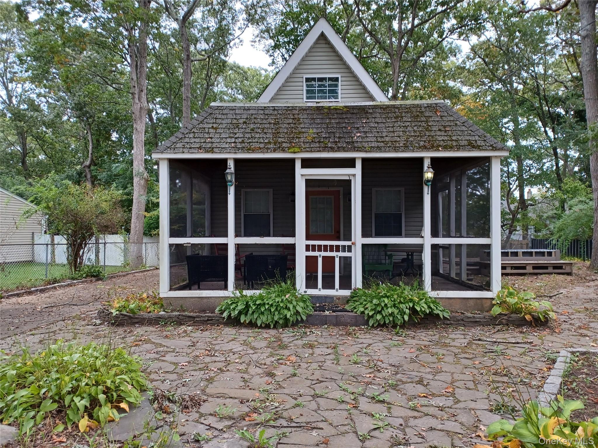 251 Jefferson Drive Property Photo 1