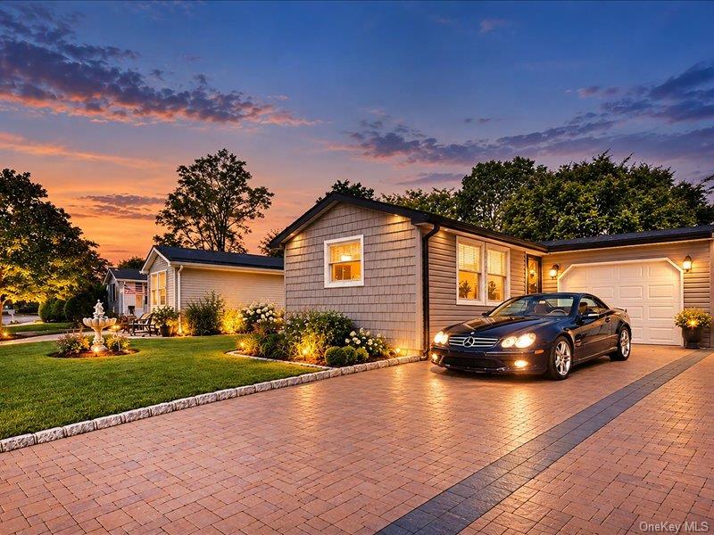 10 Greenwood Boulevard Property Photo 1