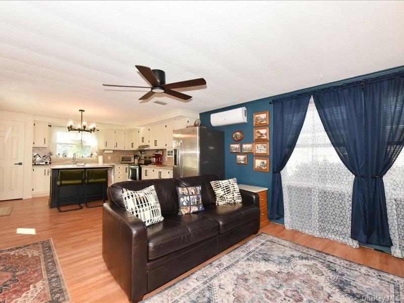 10 Greenwood Boulevard Property Photo 6
