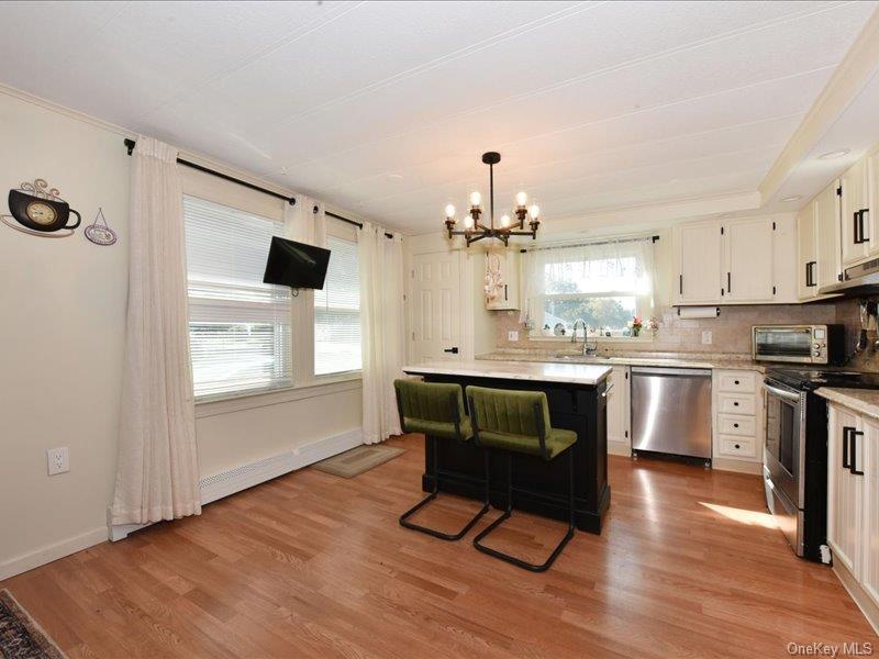 10 Greenwood Boulevard Property Photo 12