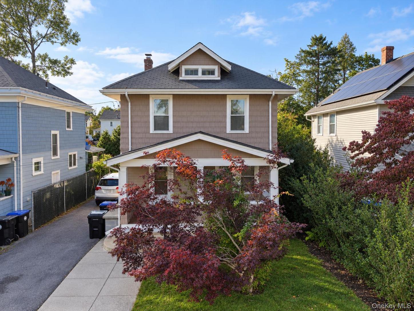 26 Oakwood Boulevard Property Photo 1