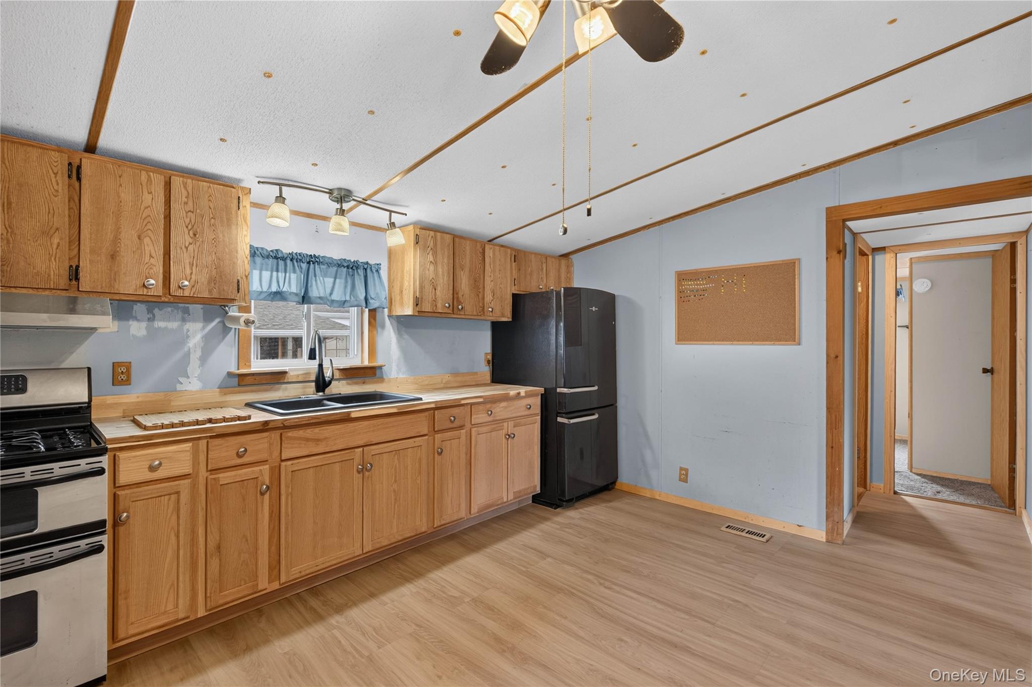 116 King George Drive Property Photo 3