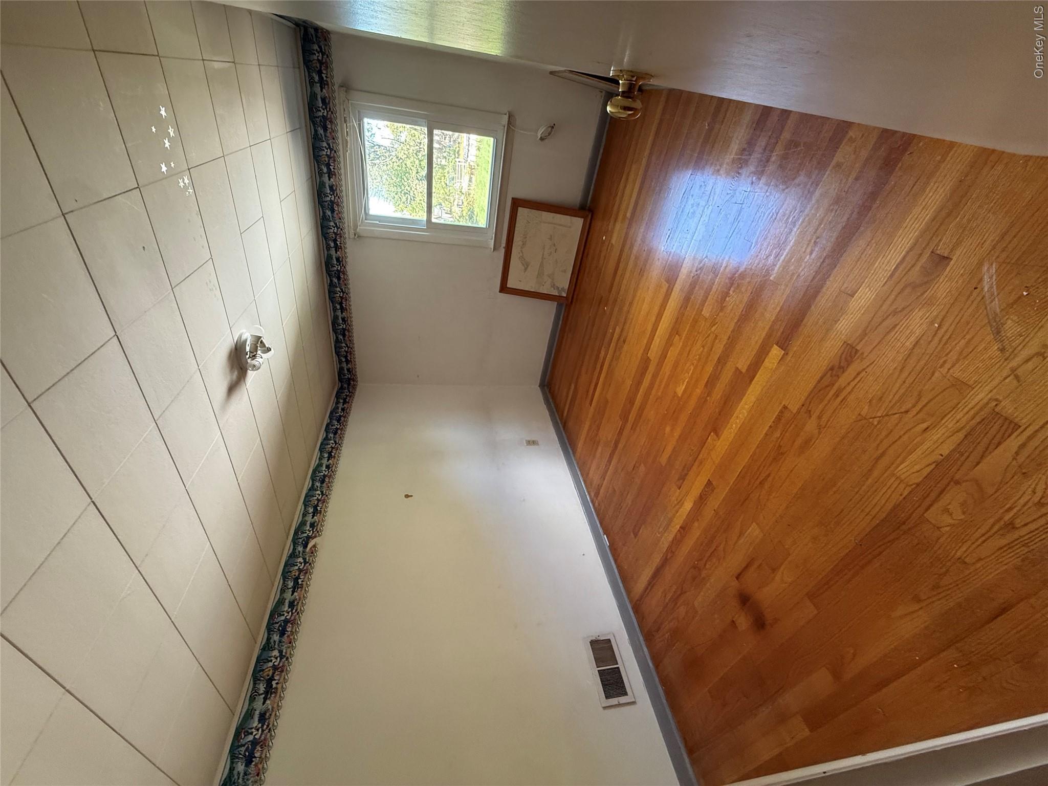 75 College Avenue Property Photo 8