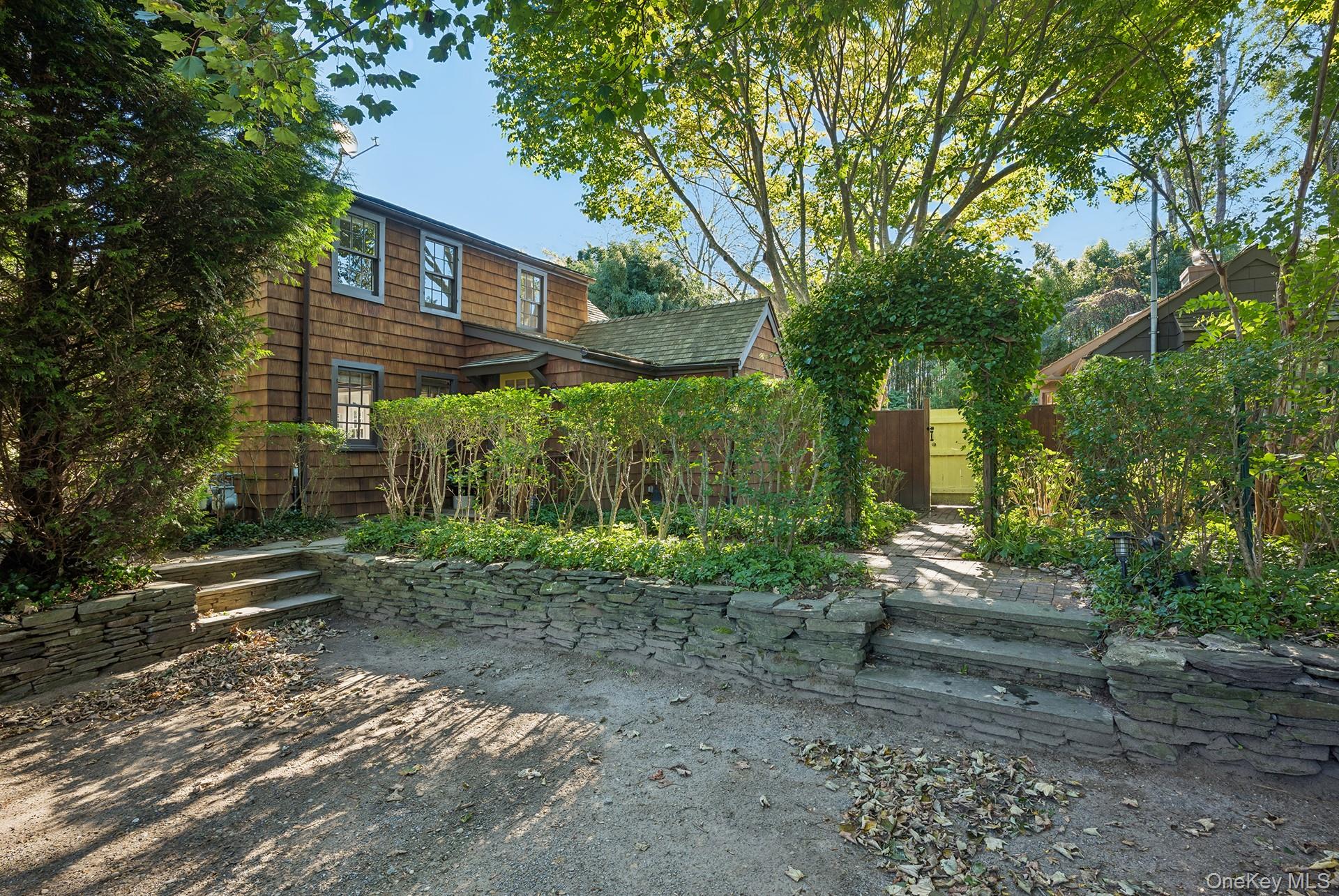 48 Accabonac Road Property Photo 1