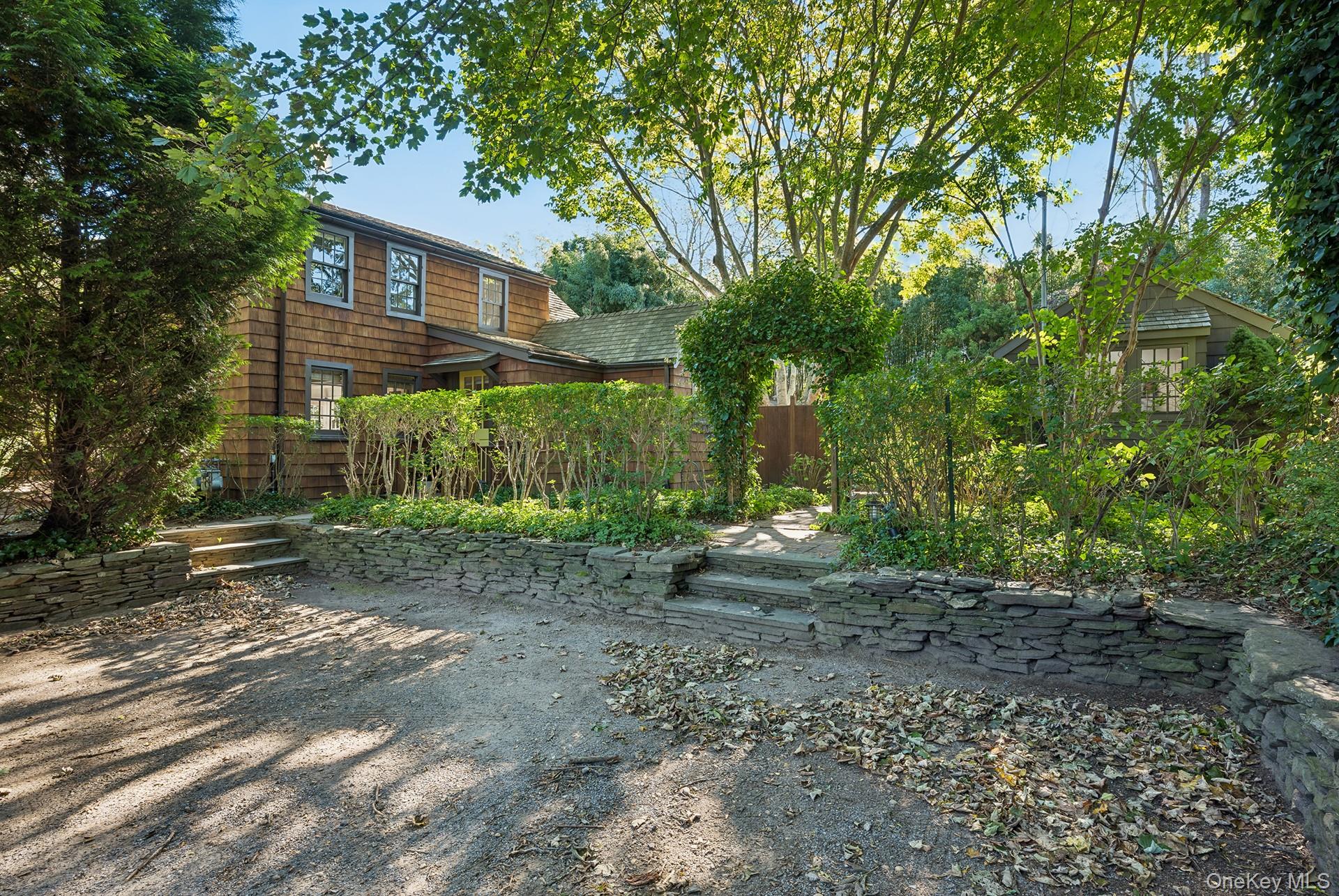 48 Accabonac Road Property Photo 3