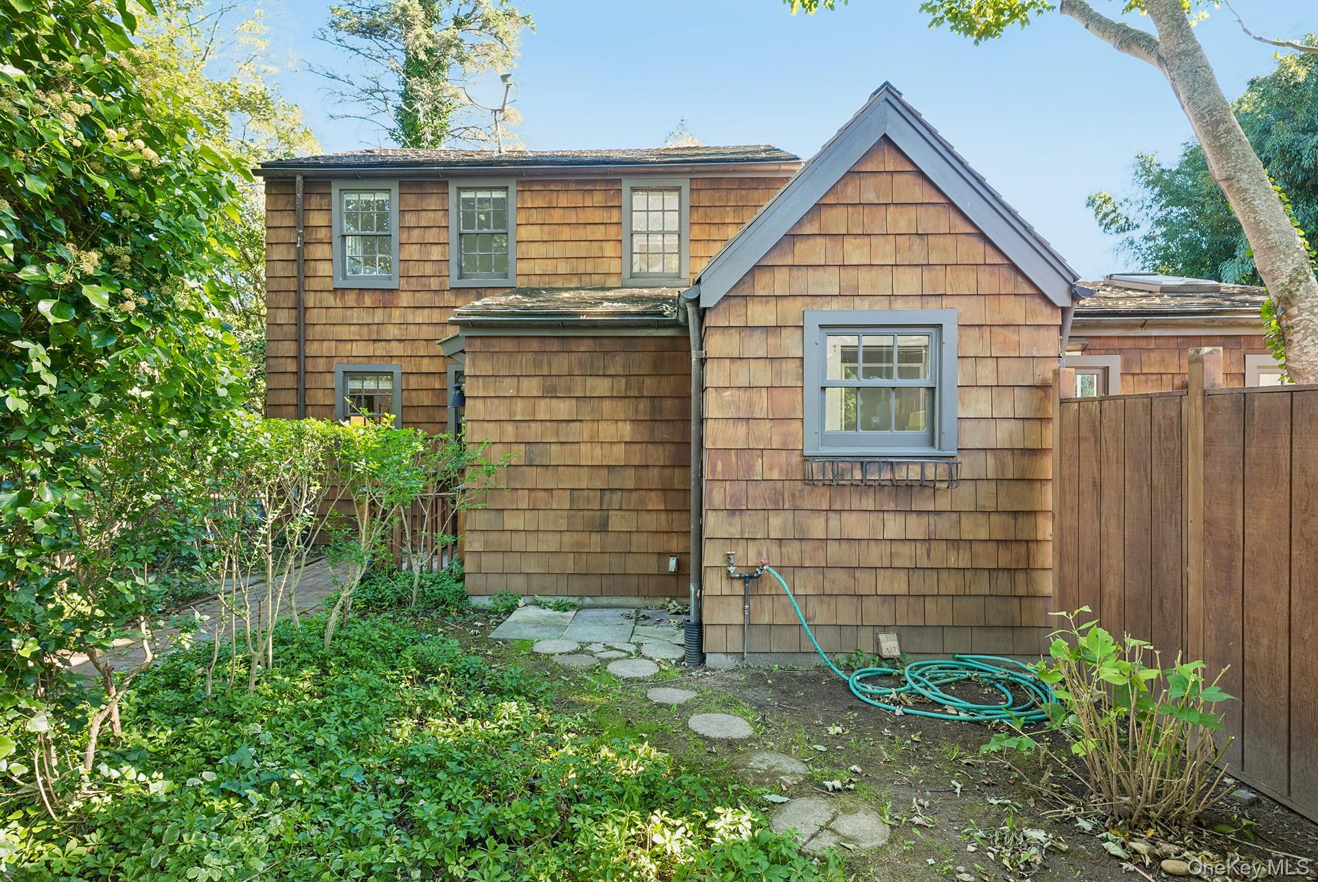 48 Accabonac Road Property Photo 4