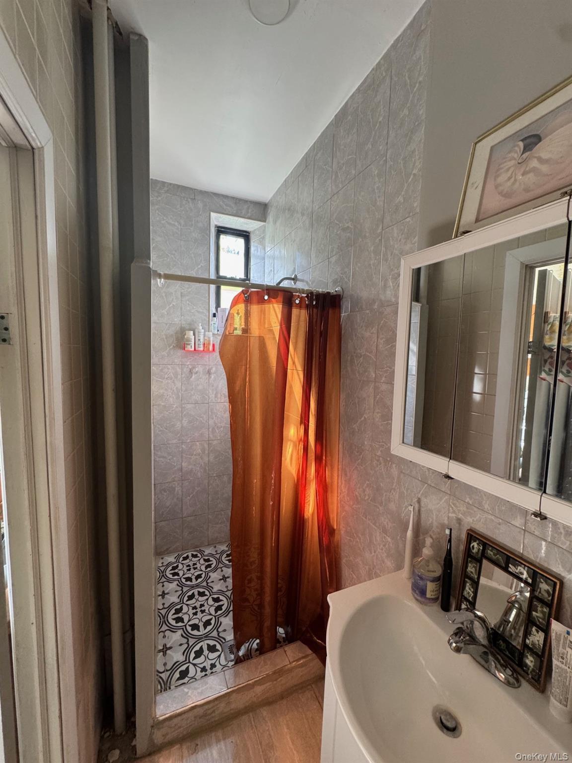 1728 Greene Avenue Property Photo 3