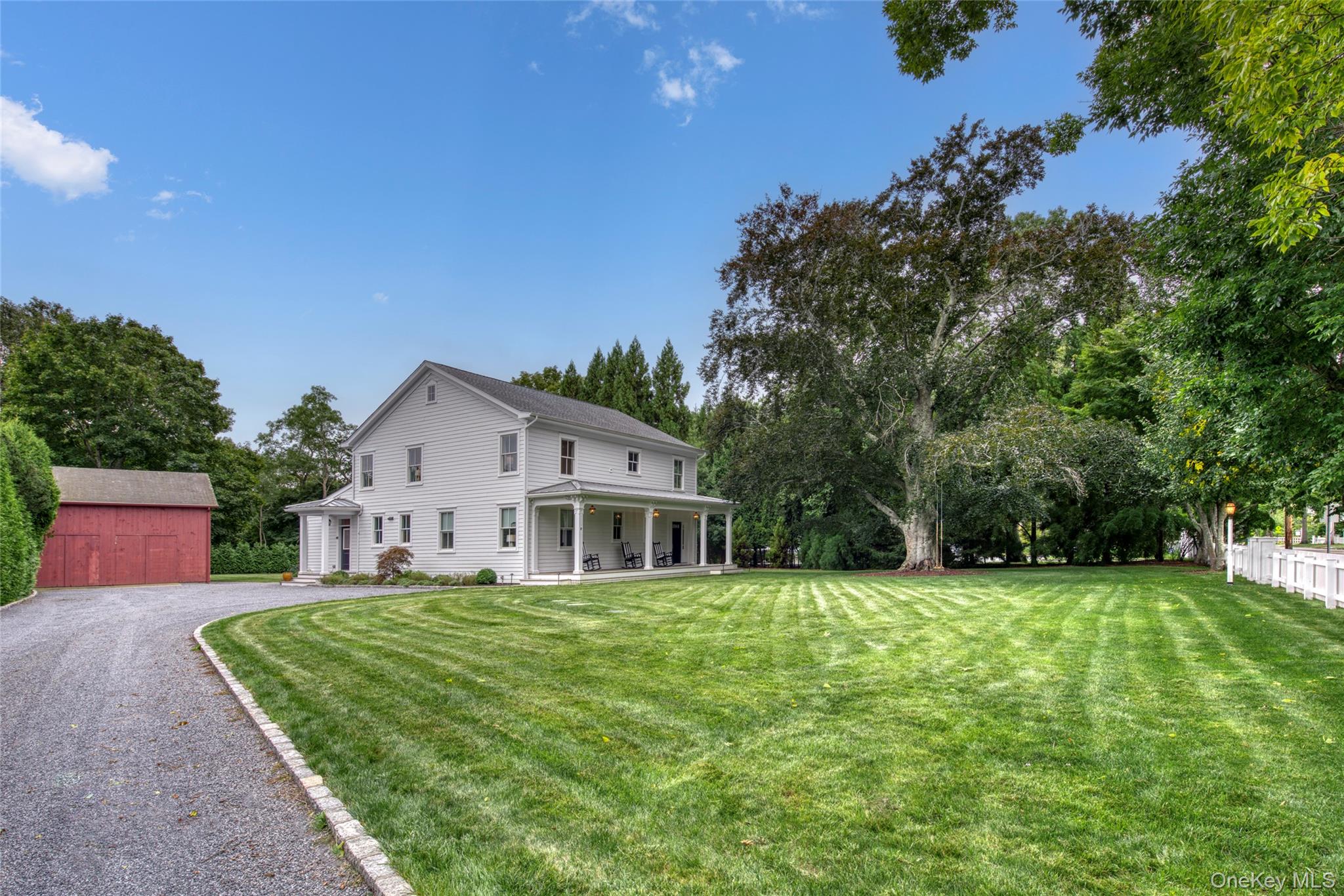 129 S Country Road Property Photo 1