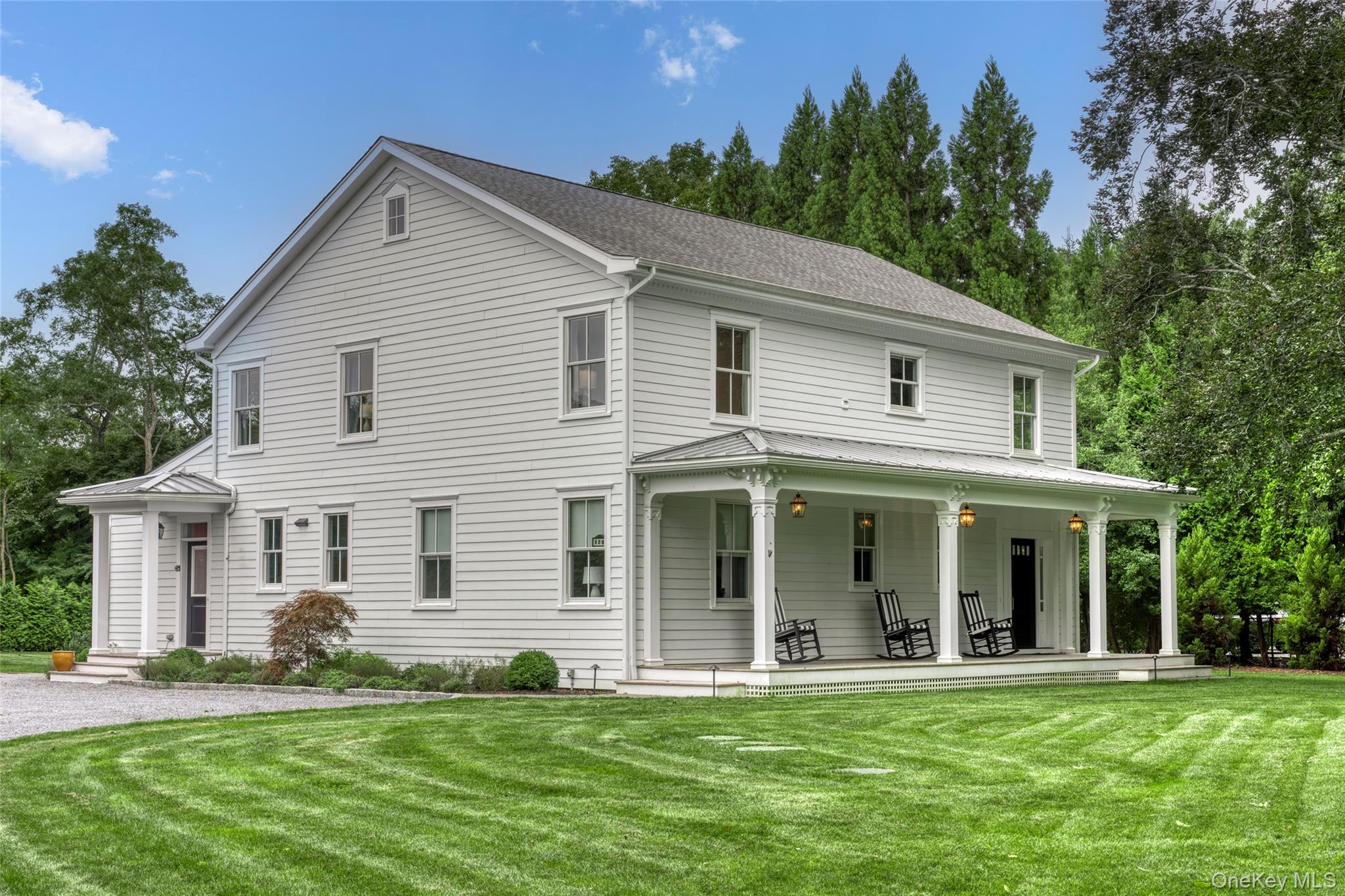 129 S Country Road Property Photo 3