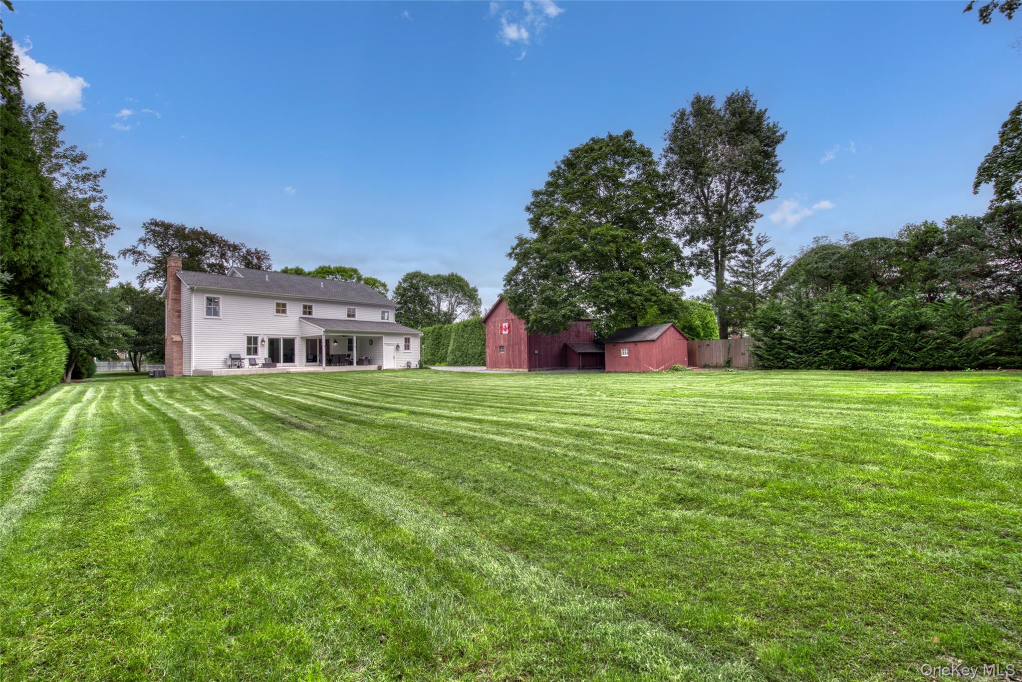 129 S Country Road Property Photo 23