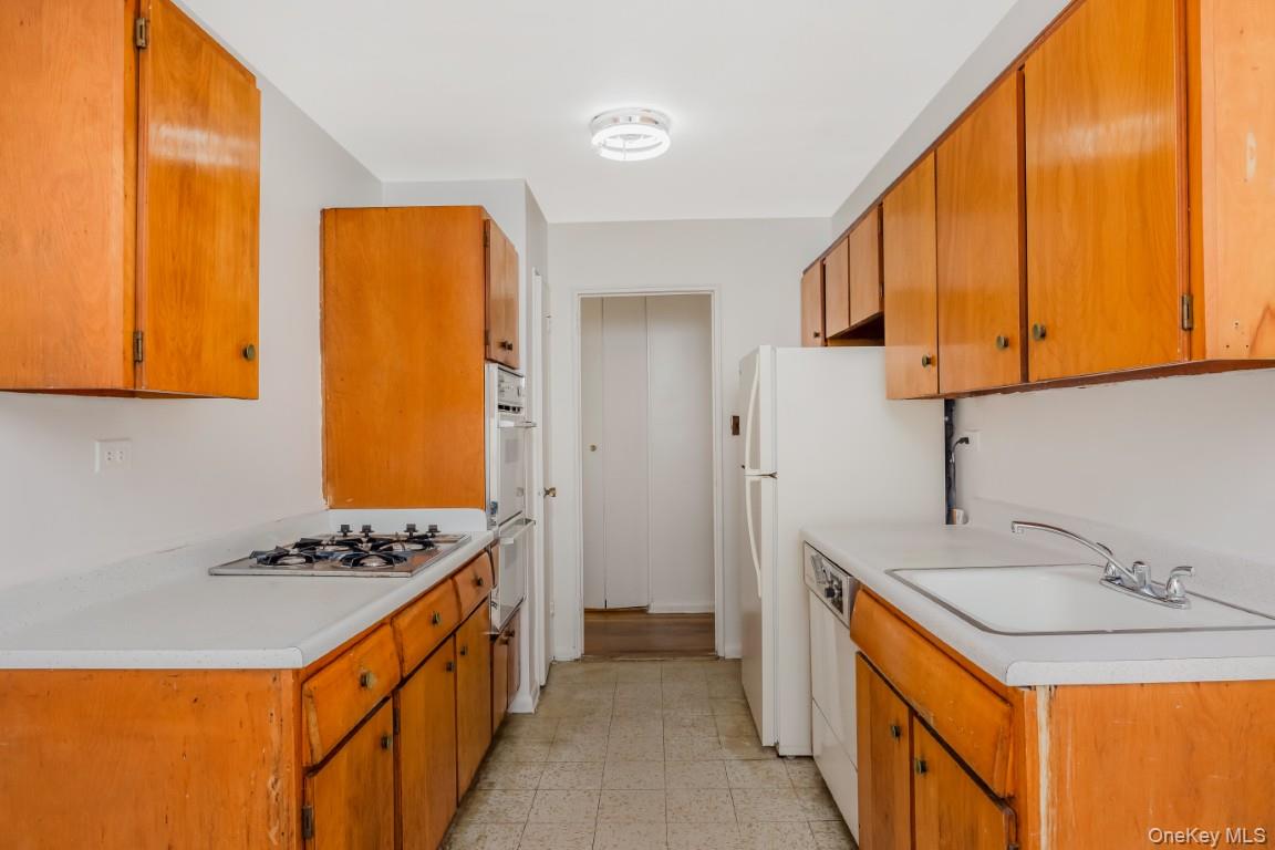 18-35 Corporal Kennedy Street 4f Property Photo 12