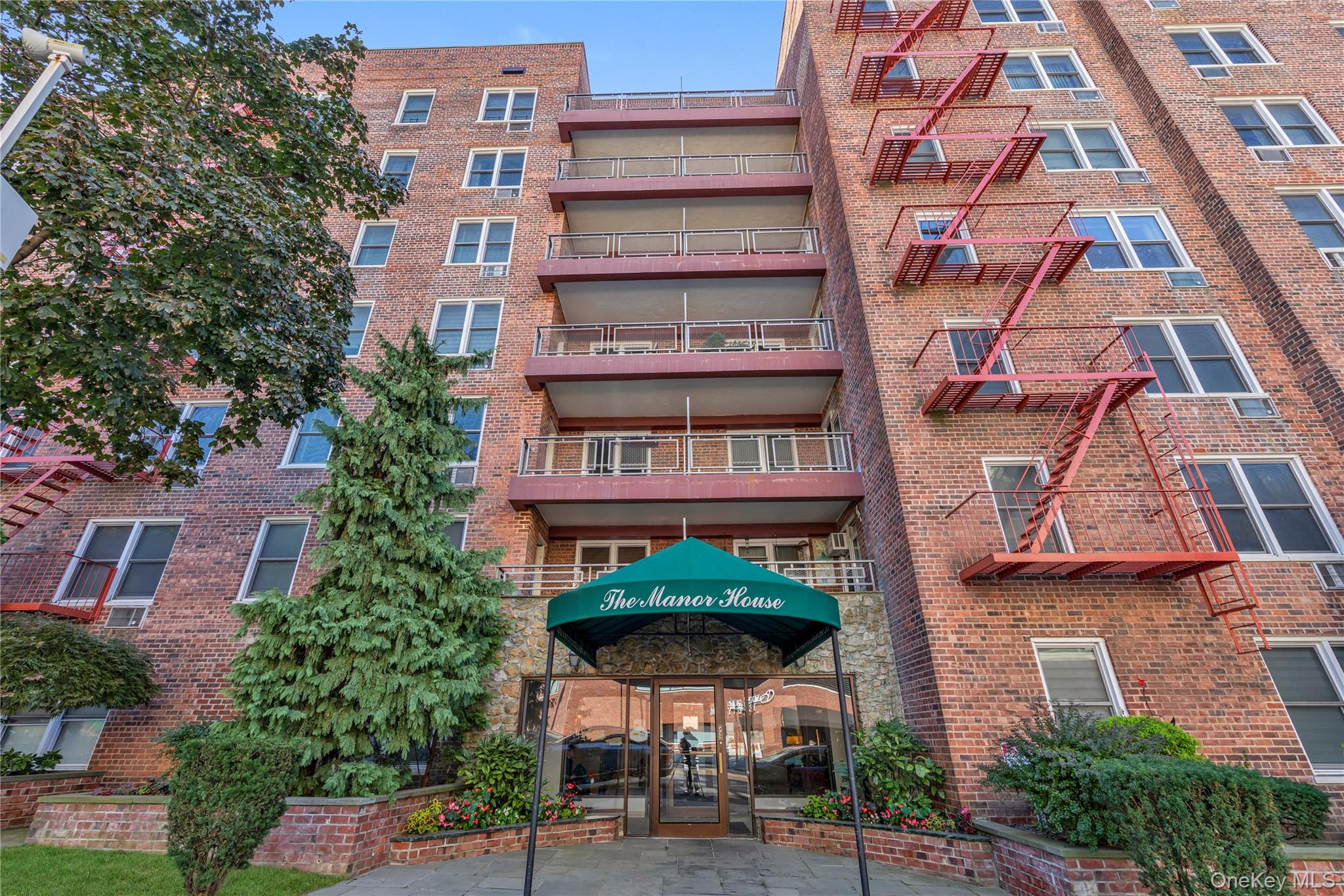 241-20 Northern Boulevard 4a Property Photo 2