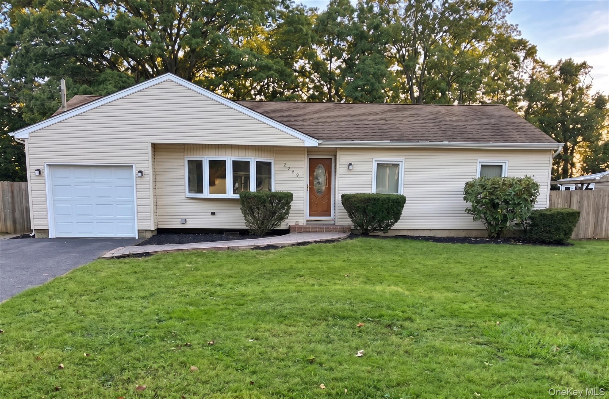 2230 Louis Kossuth Avenue Property Photo 1