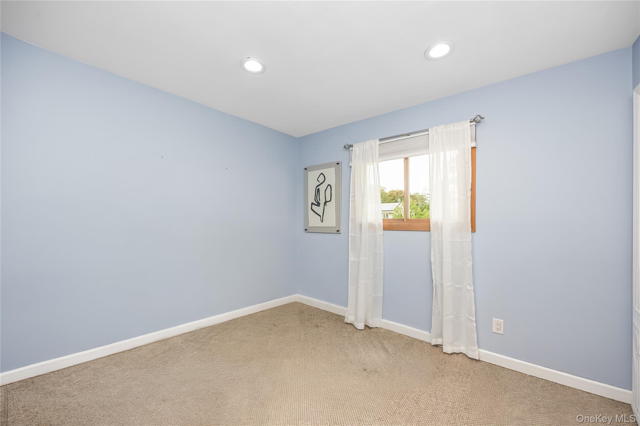 31 Sterling Lane Property Photo 16