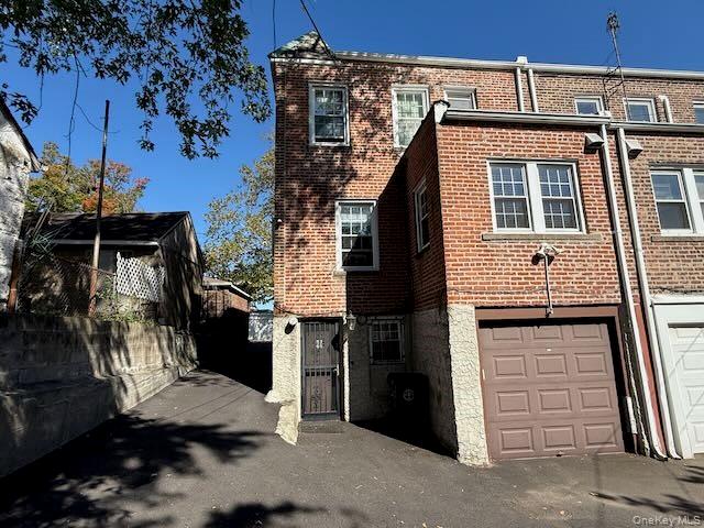 6414 83rd Place Property Photo 5