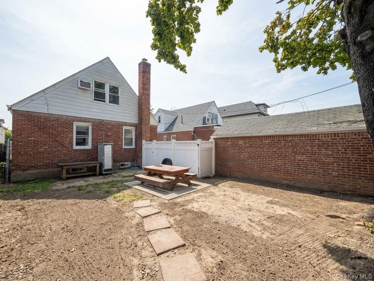 6953 183rd Street Property Photo 1