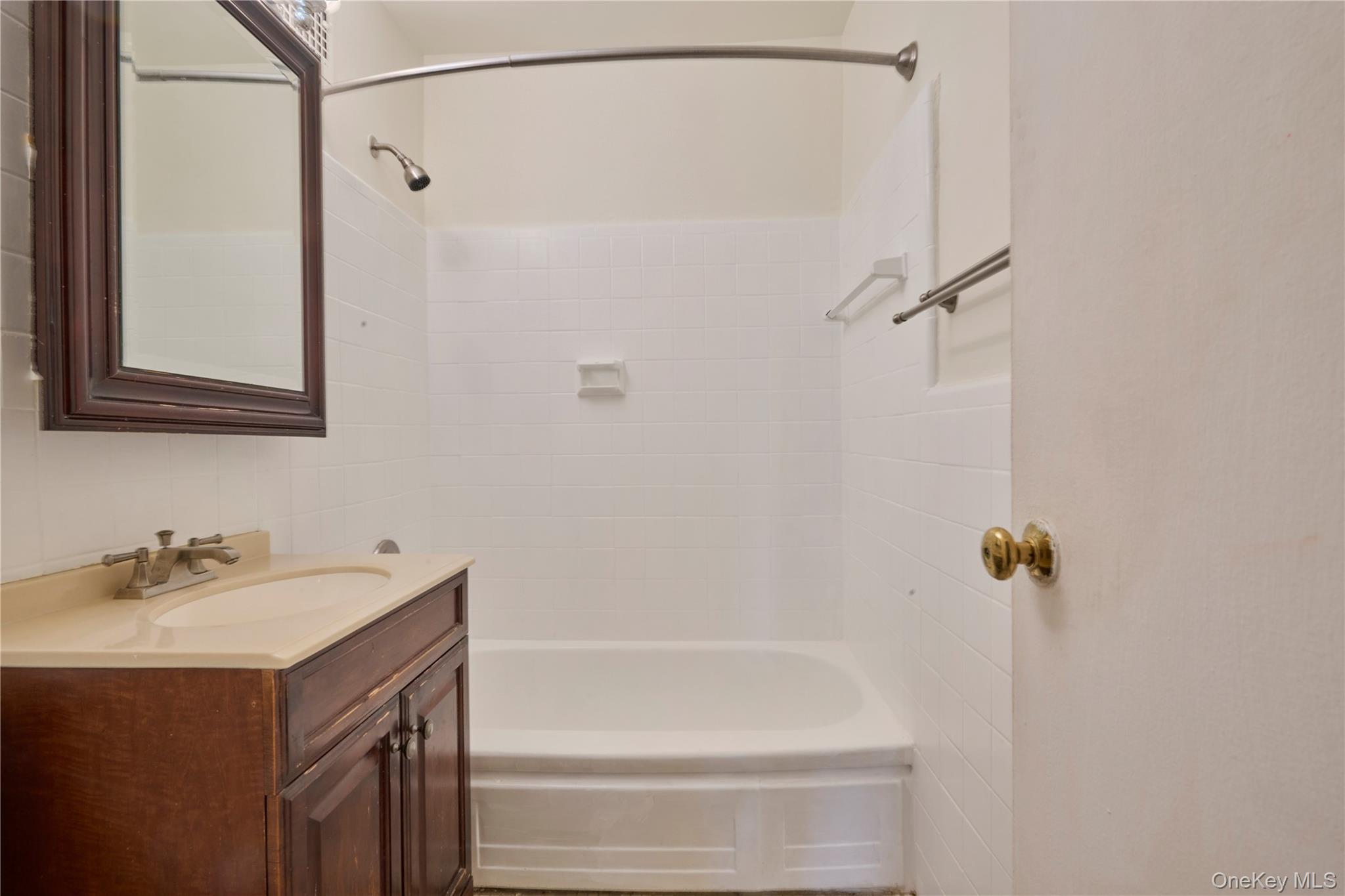355 Bronx River Rd Bronx River Road 3g Property Photo 11