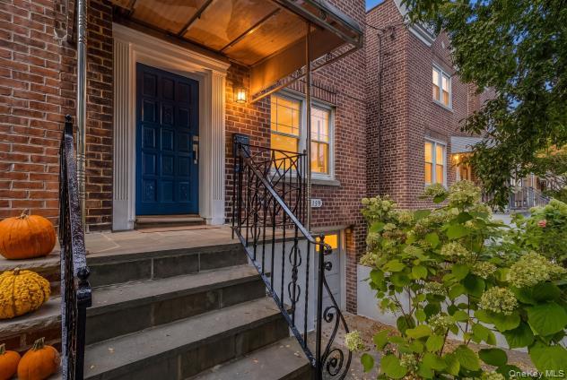 1759 Tenbroeck Avenue Property Photo 1