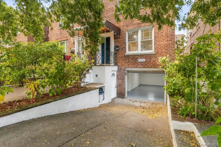 1759 Tenbroeck Avenue Property Photo 3