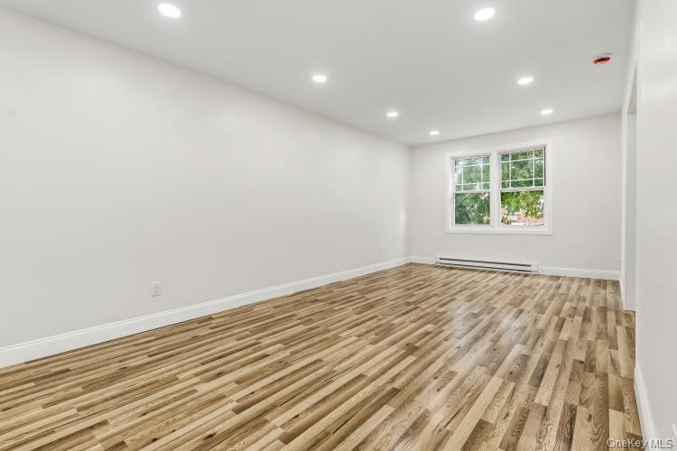 1759 Tenbroeck Avenue Property Photo 8