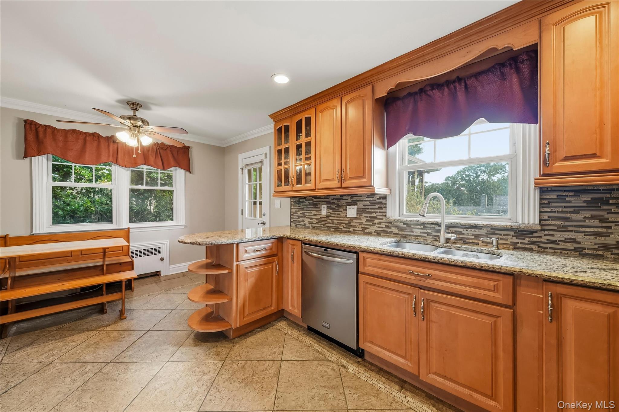 26 Custer Avenue Property Photo 8