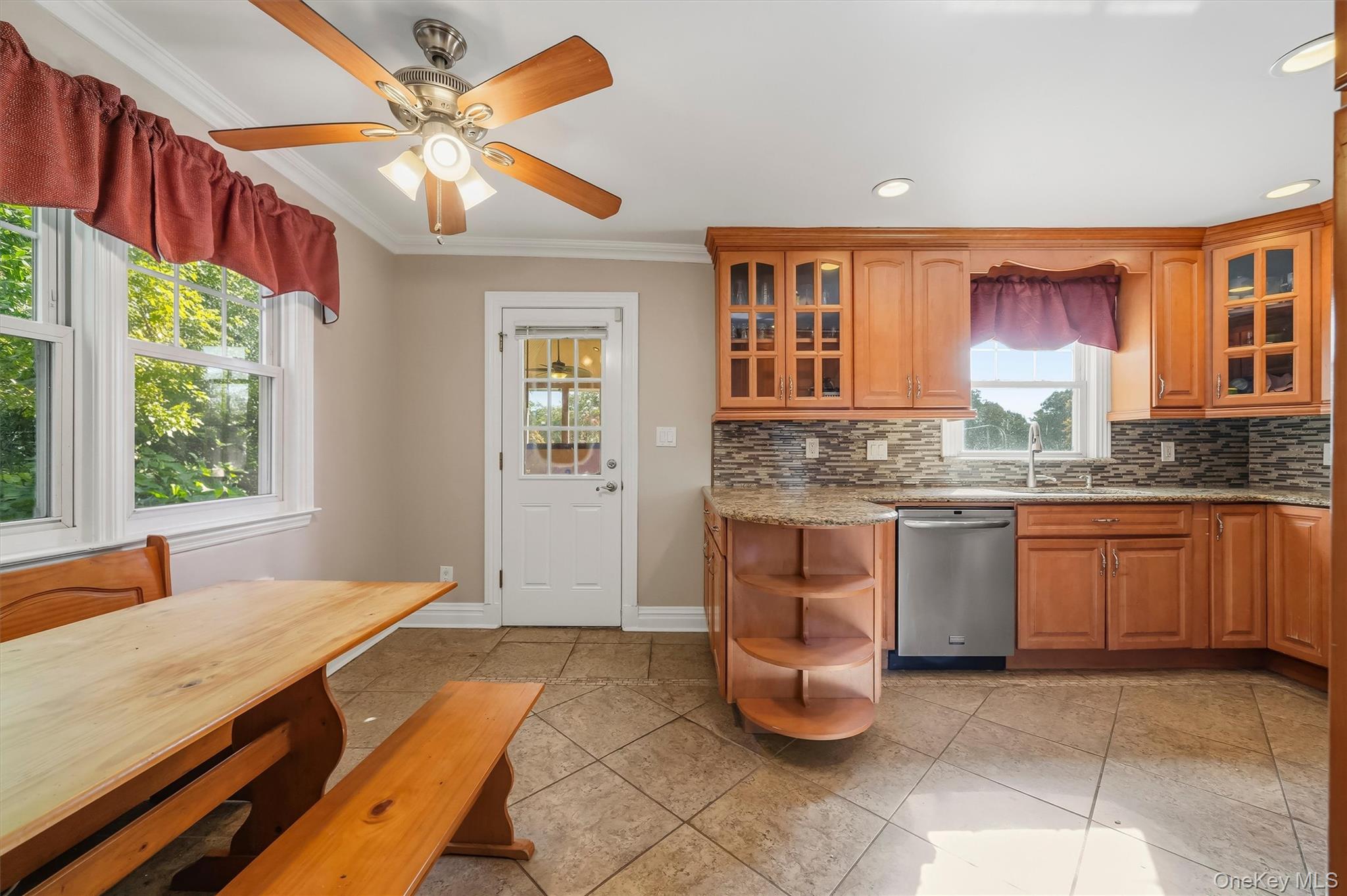 26 Custer Avenue Property Photo 9