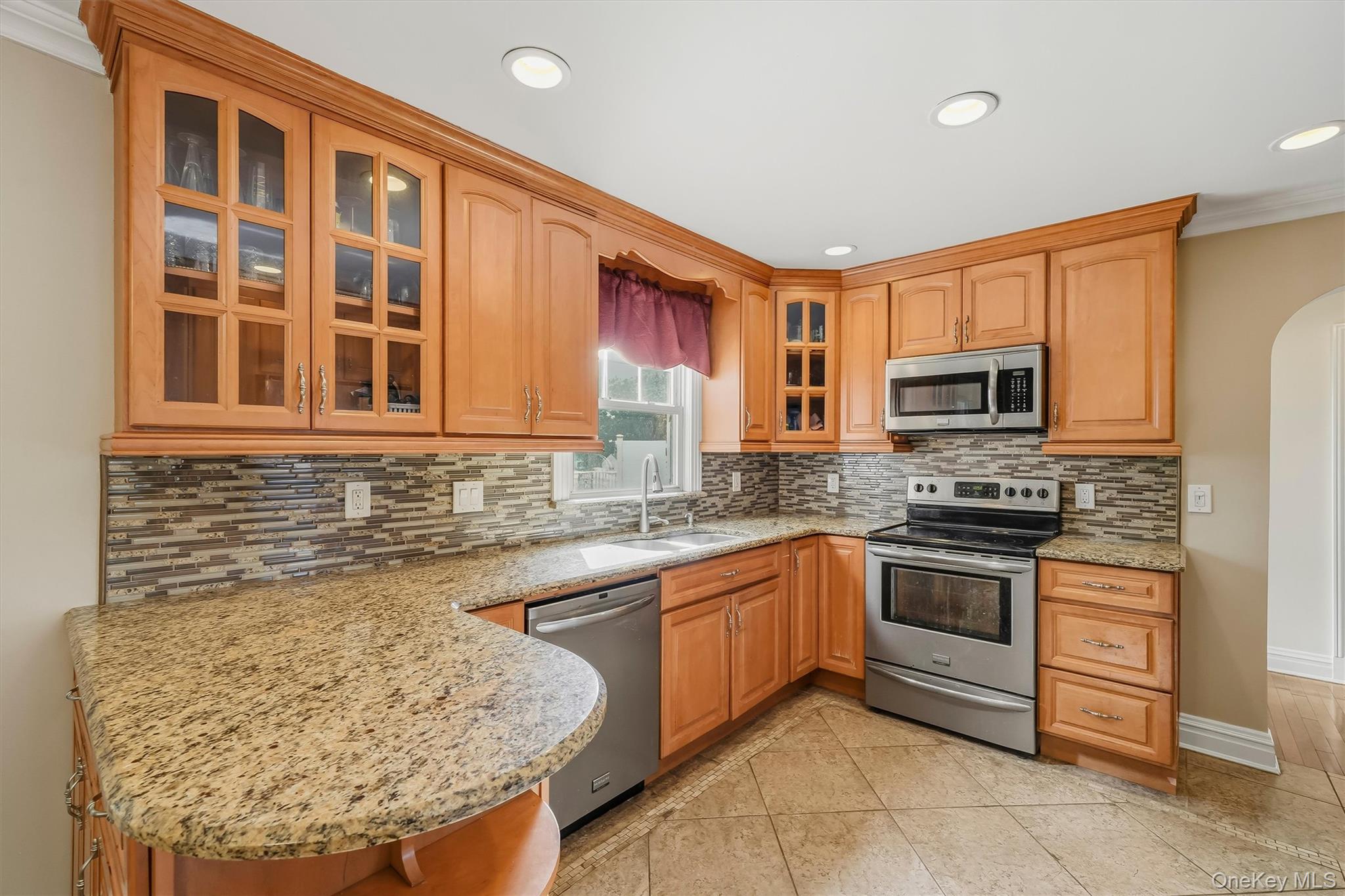 26 Custer Avenue Property Photo 11