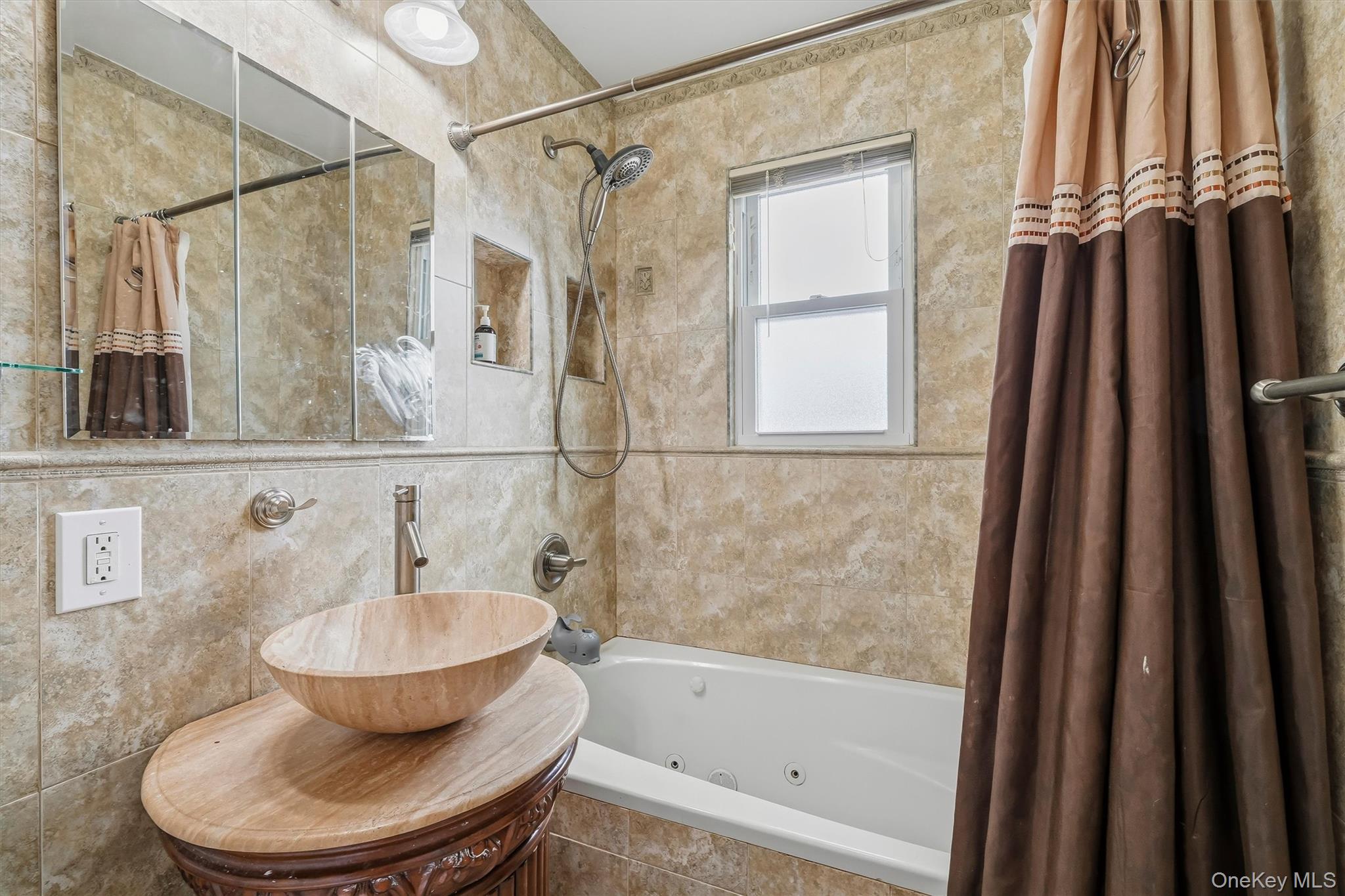 26 Custer Avenue Property Photo 21