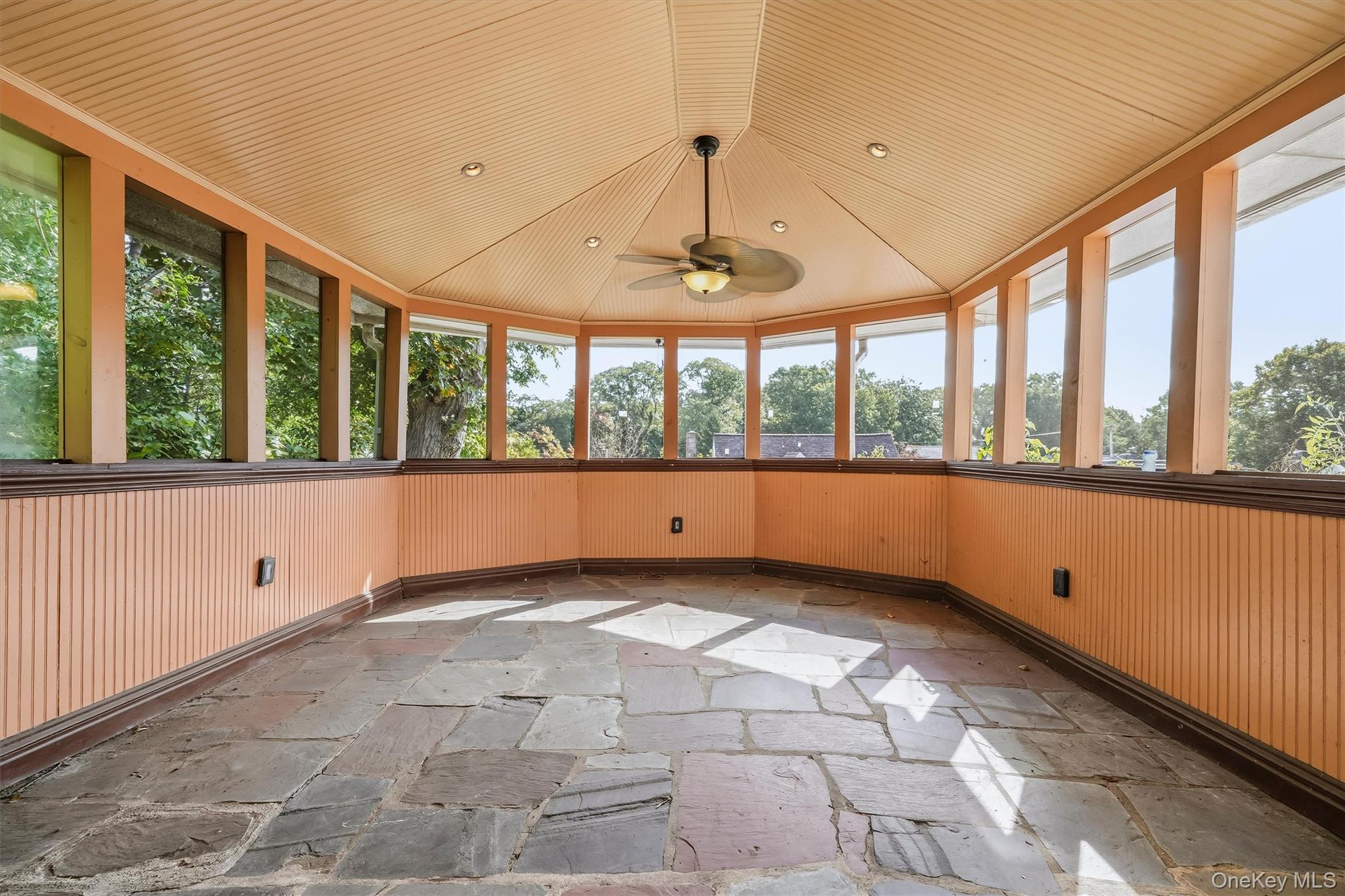 26 Custer Avenue Property Photo 36