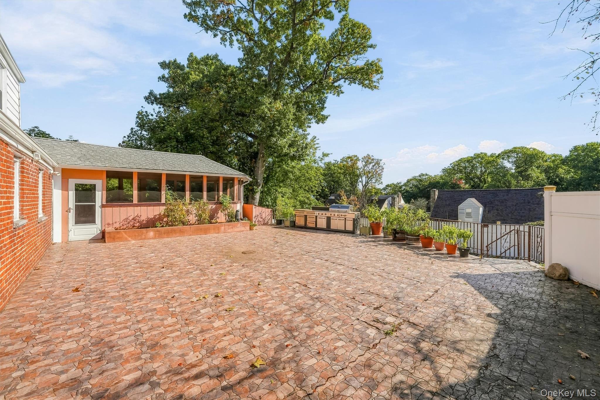 26 Custer Avenue Property Photo 38