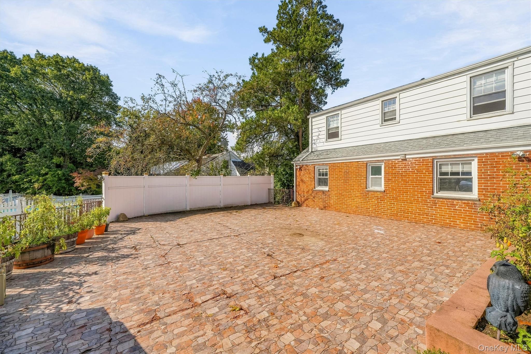 26 Custer Avenue Property Photo 41