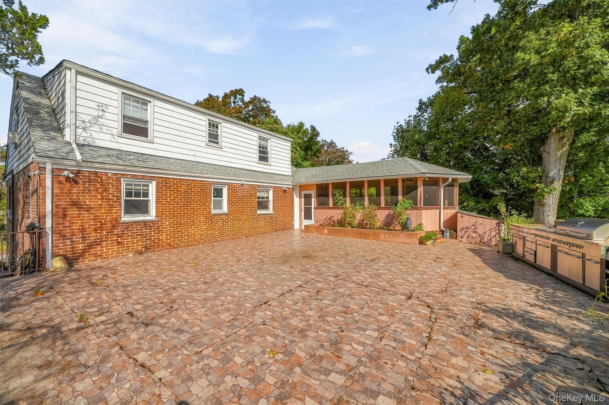 26 Custer Avenue Property Photo 43