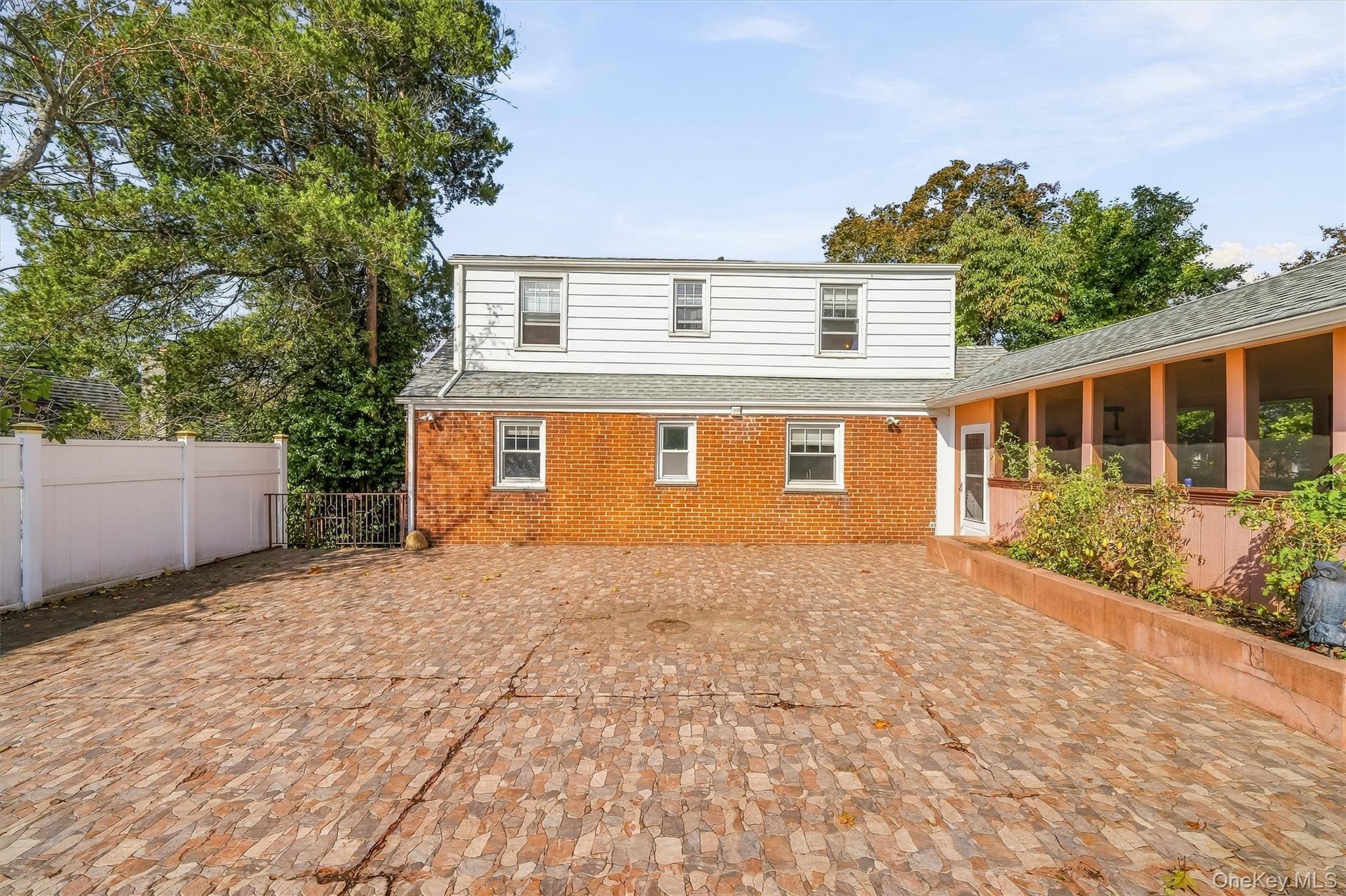 26 Custer Avenue Property Photo 44