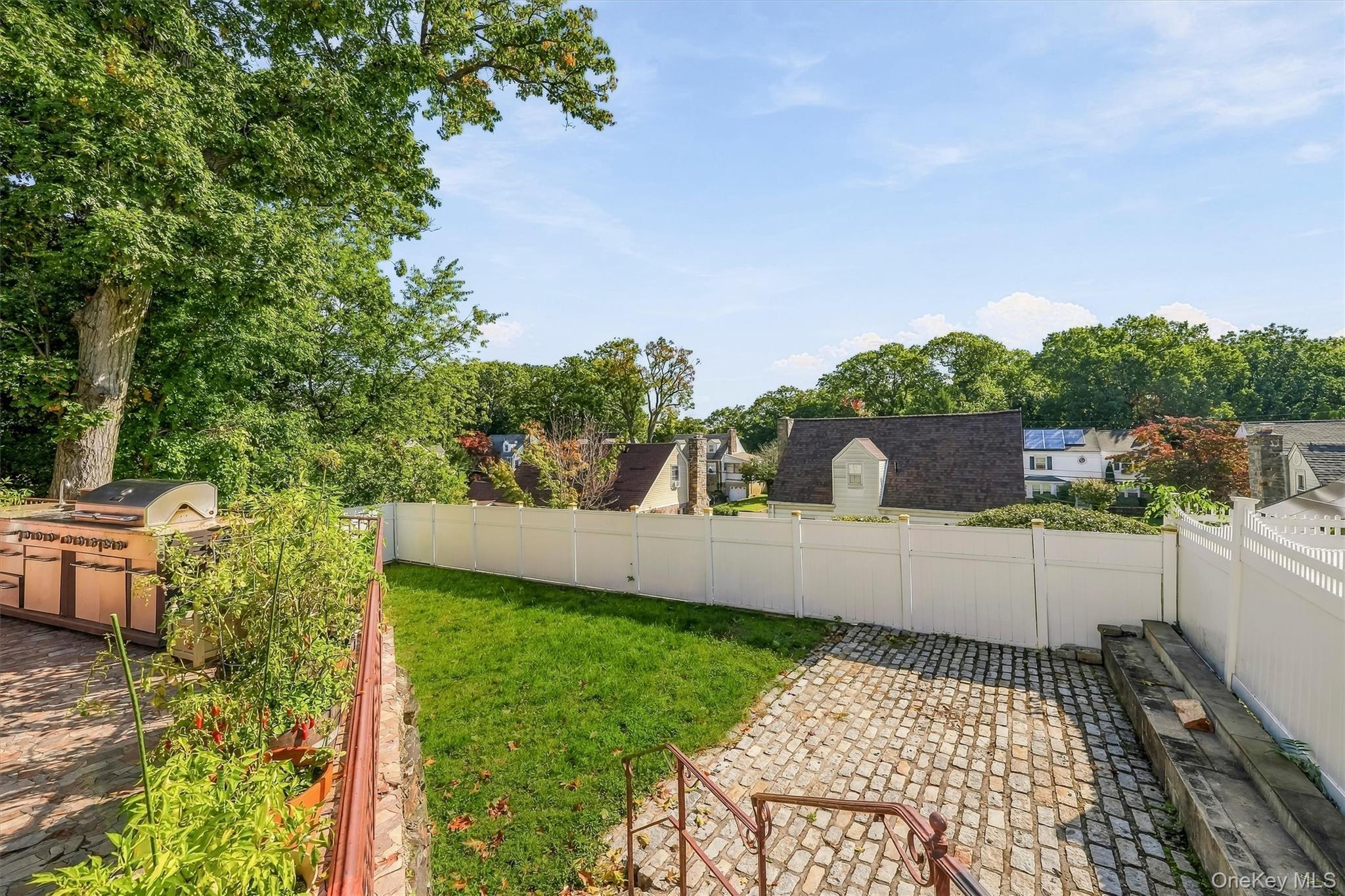 26 Custer Avenue Property Photo 46