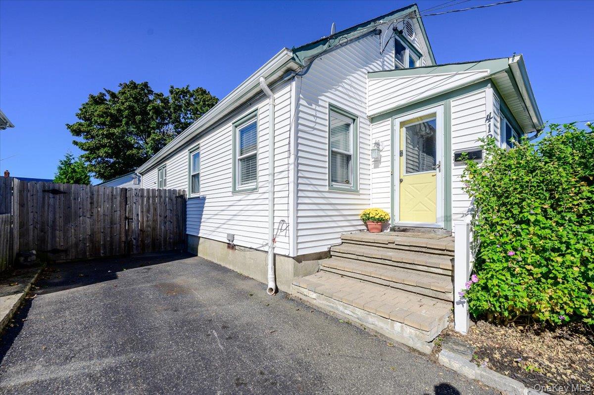 412 Fire Island Avenue Property Photo 1