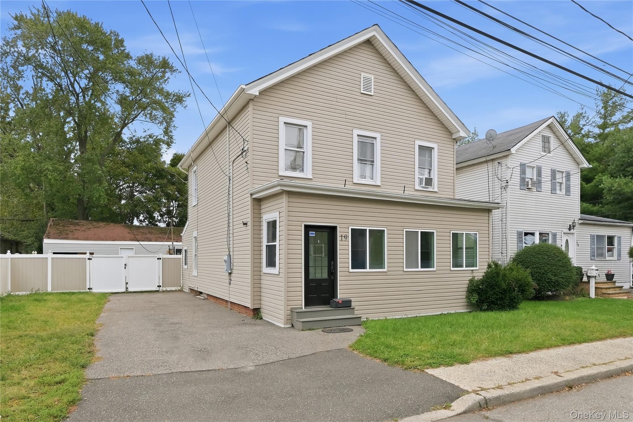 19 Railroad Avenue Property Photo 1