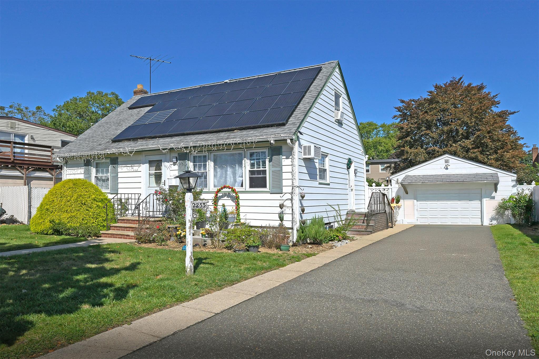 2233 6th Street Property Photo 1