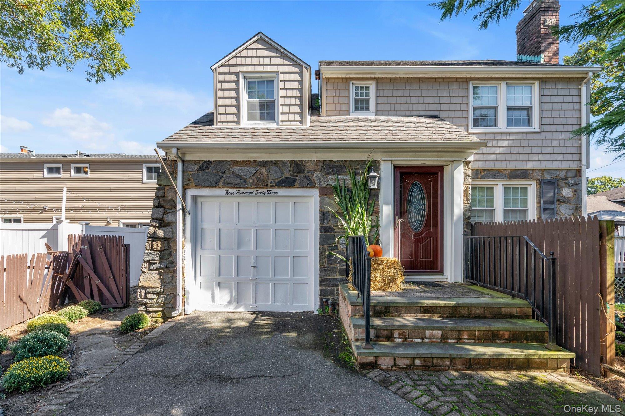 963 Bellmore Road Property Photo 1