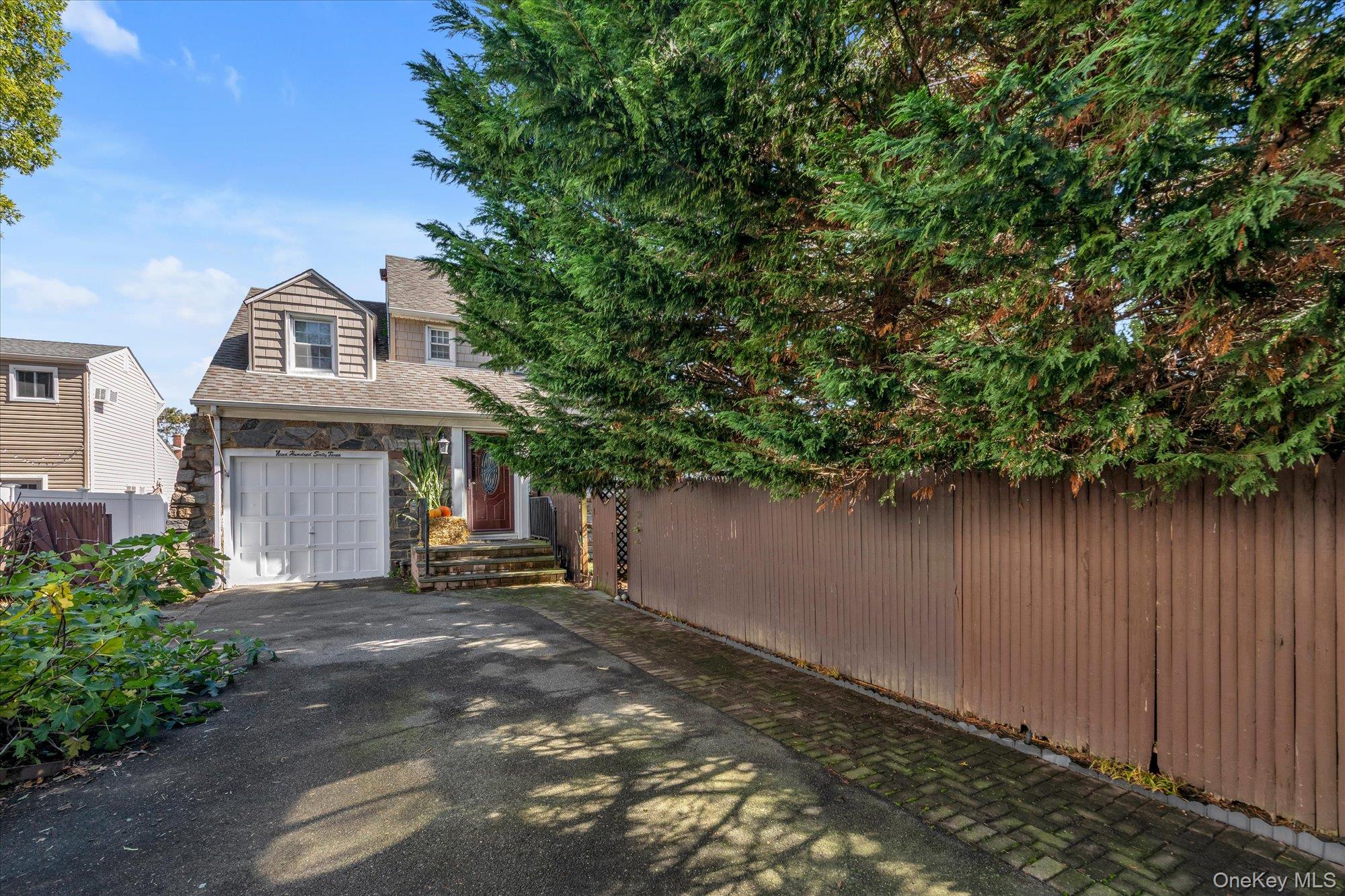 963 Bellmore Road Property Photo 2