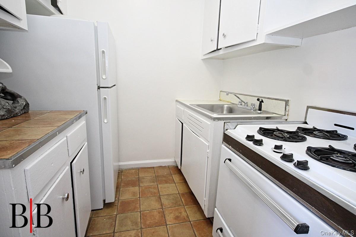 1237 Avenue Z 5w Property Photo 8