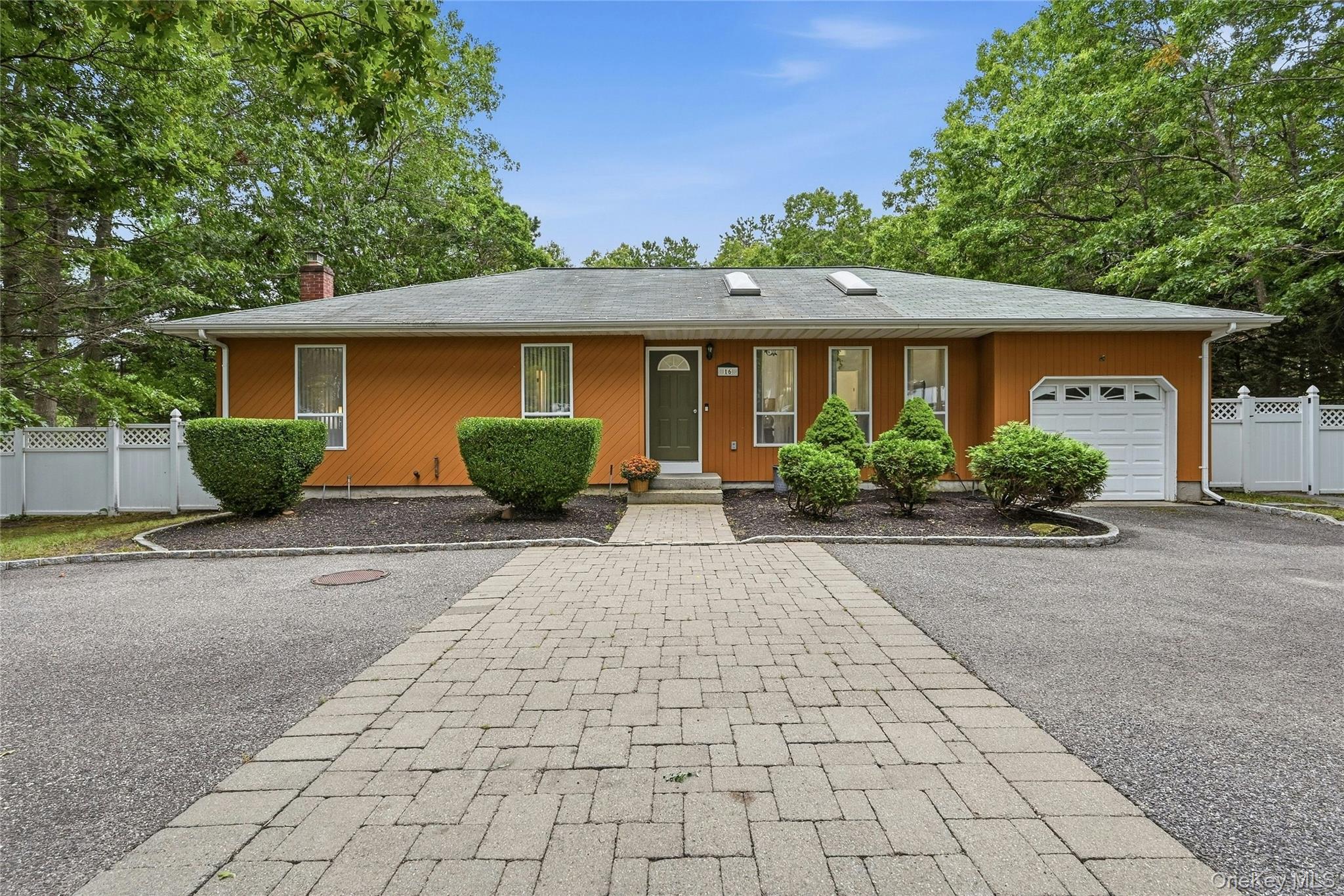 16 Georgann Road Property Photo 1