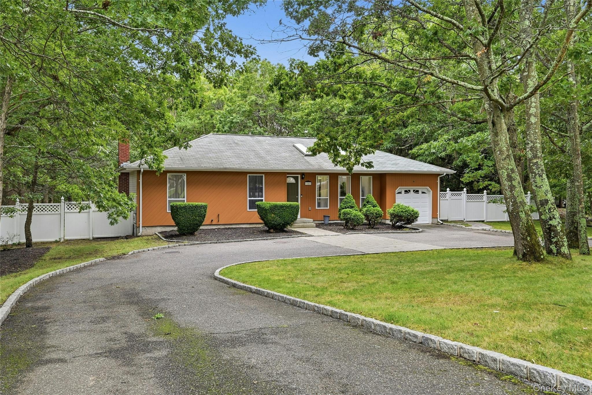 16 Georgann Road Property Photo 3