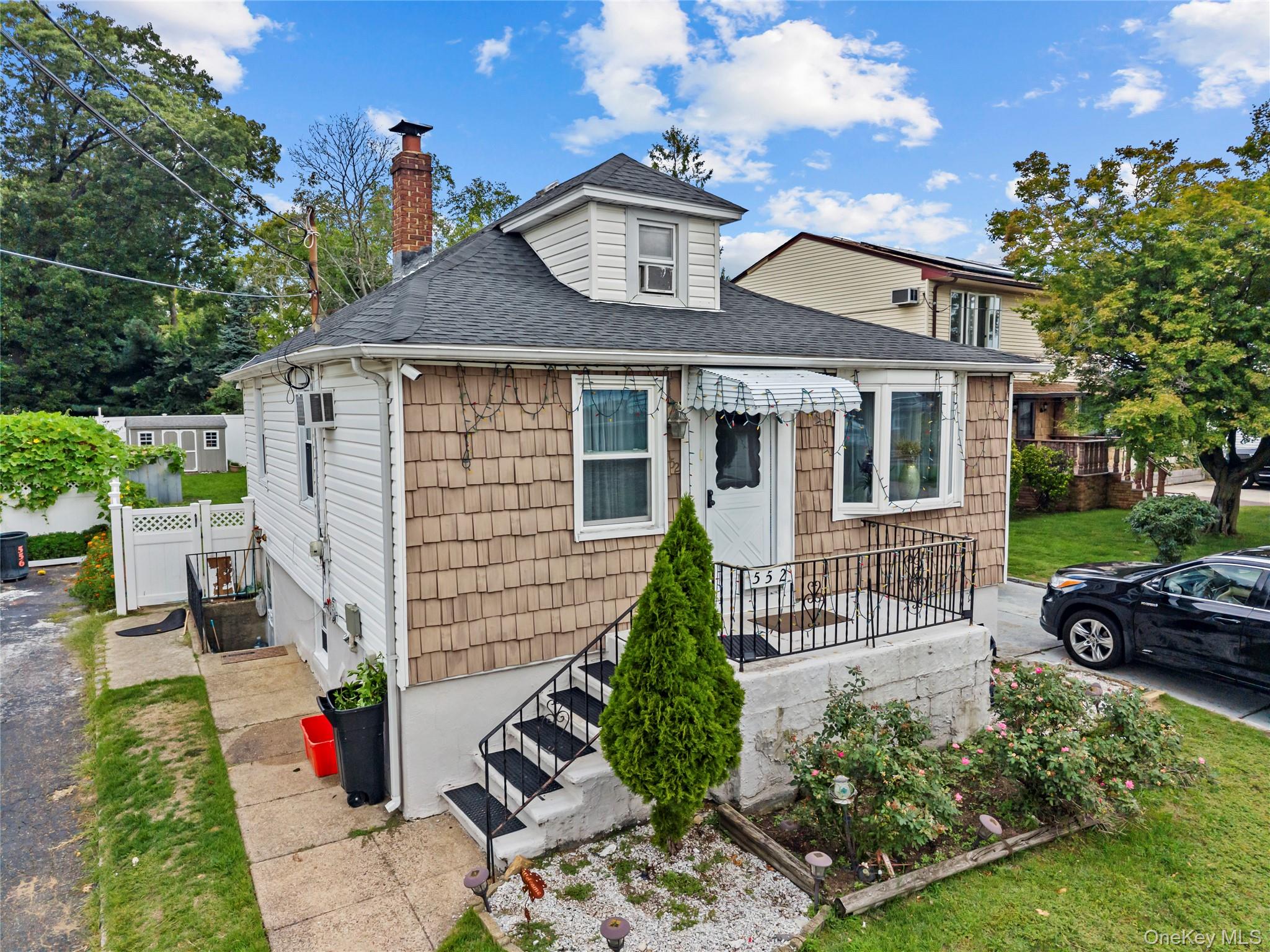 552 Kirkman Avenue Property Photo 1