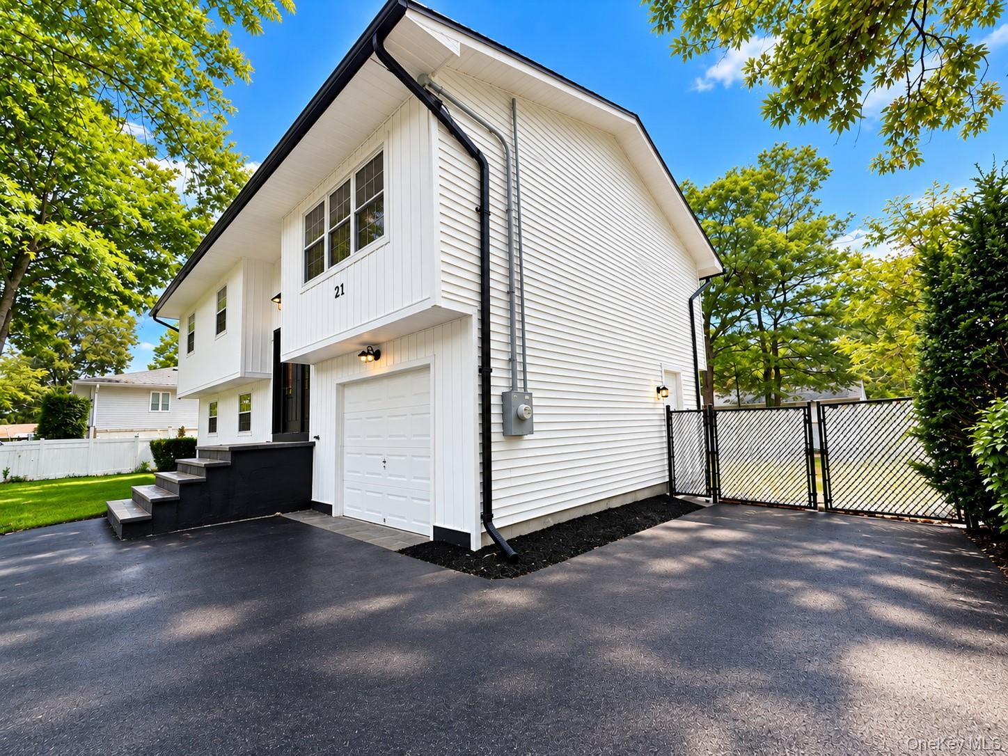 21 Lama Drive Property Photo 2