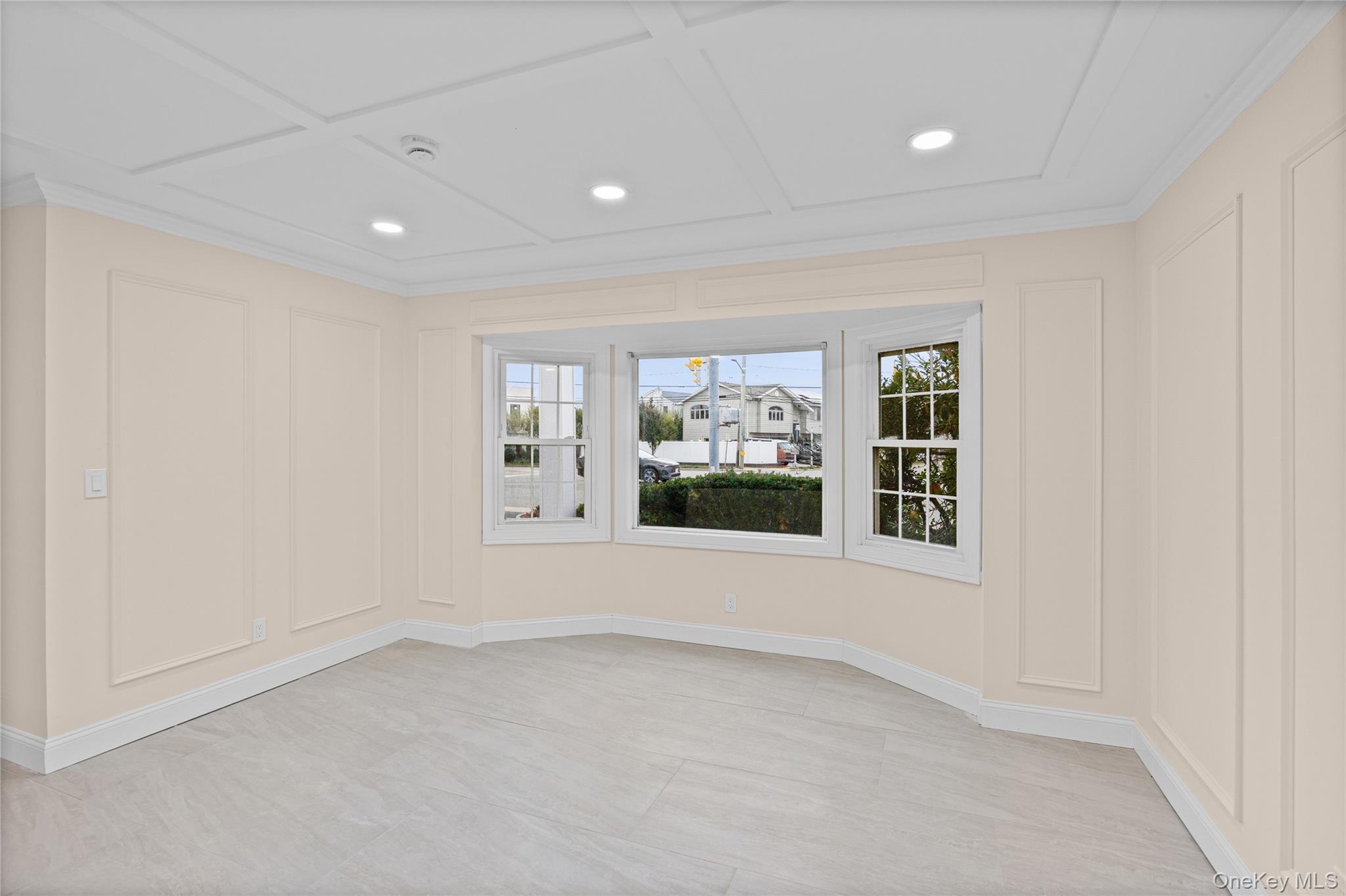 289 Lido Boulevard Property Photo 11